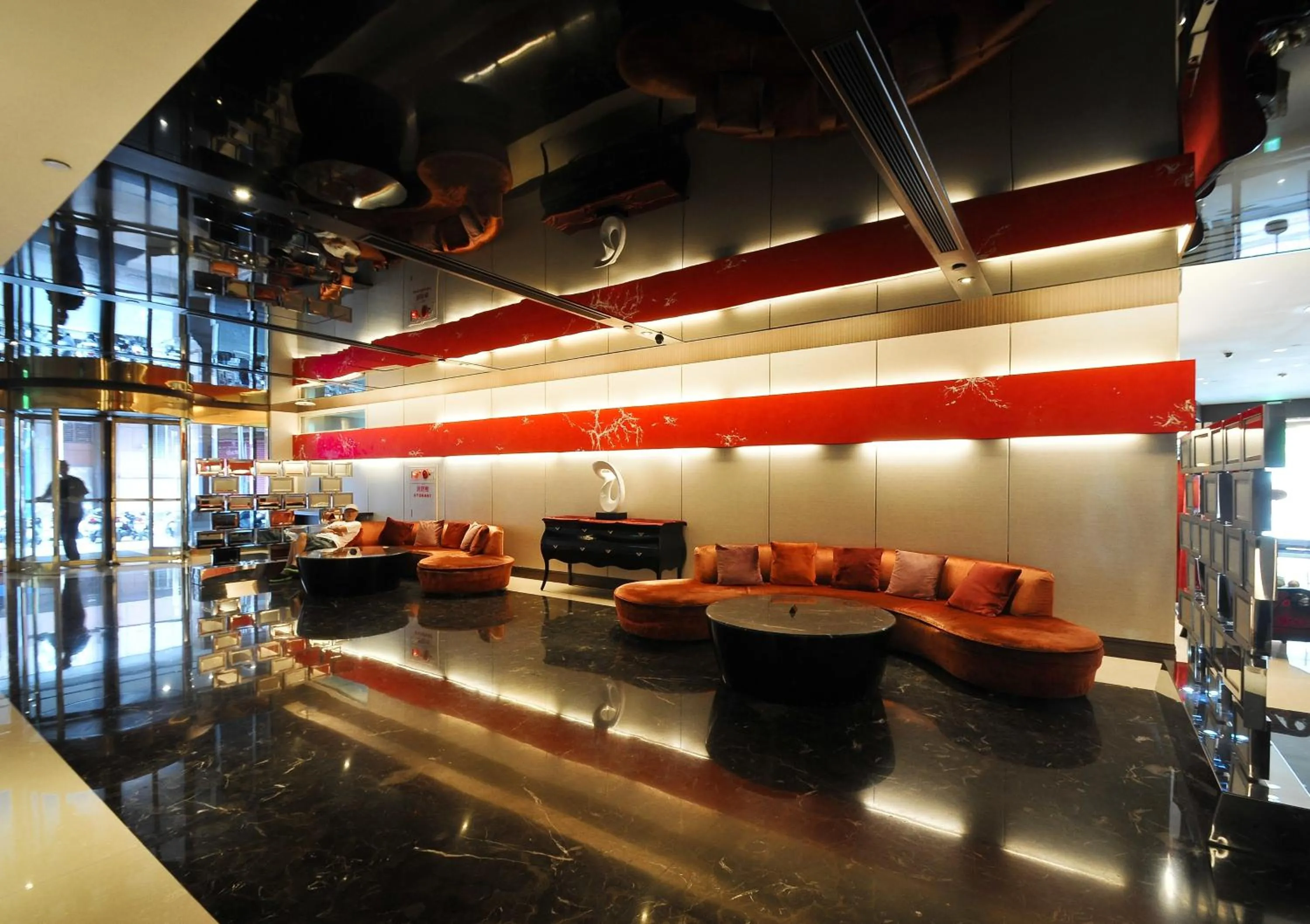 Lobby or reception in Caesar Park Hotel Taipei