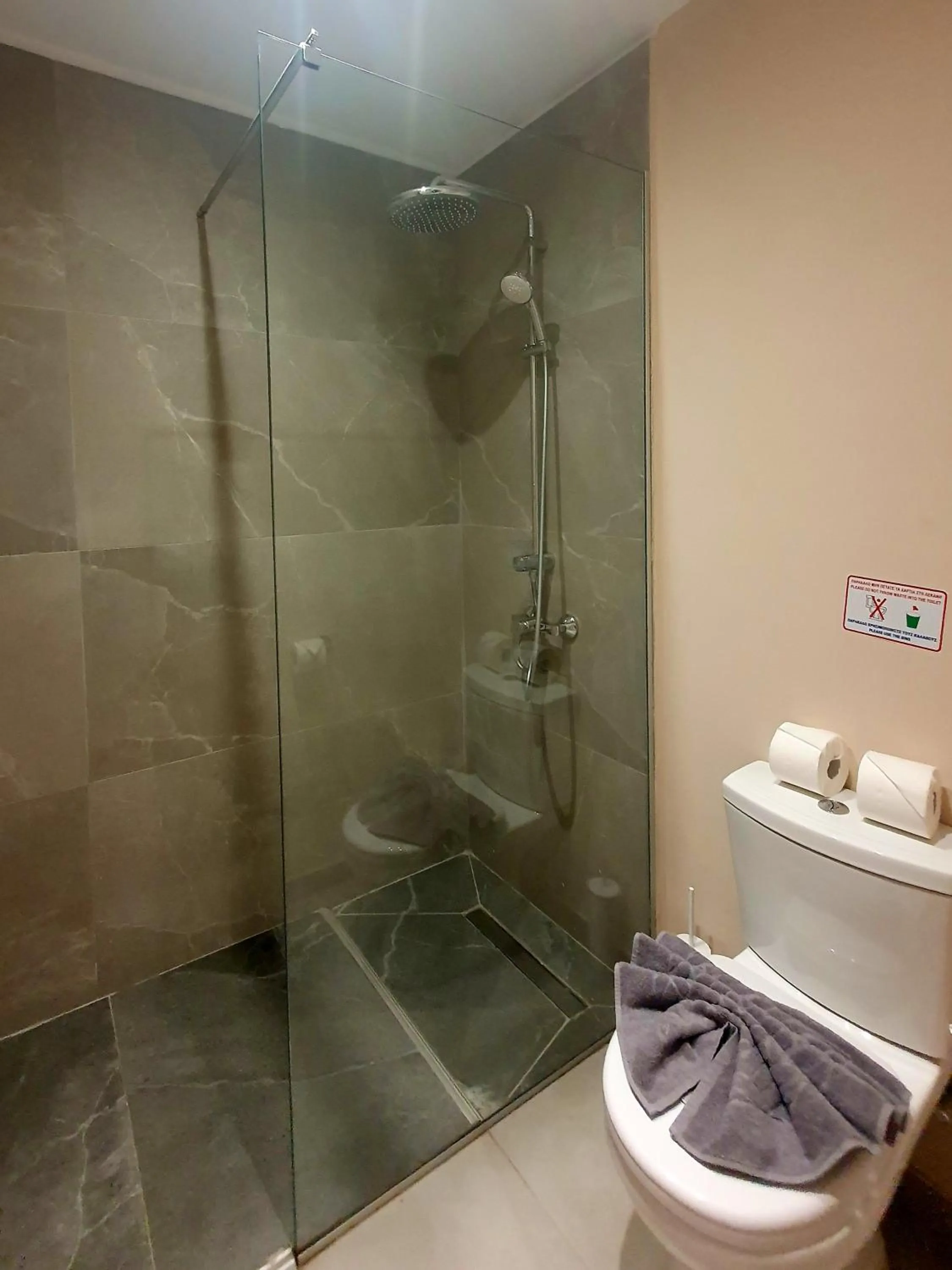 Shower in Sun Plaza Suites - Adults Only