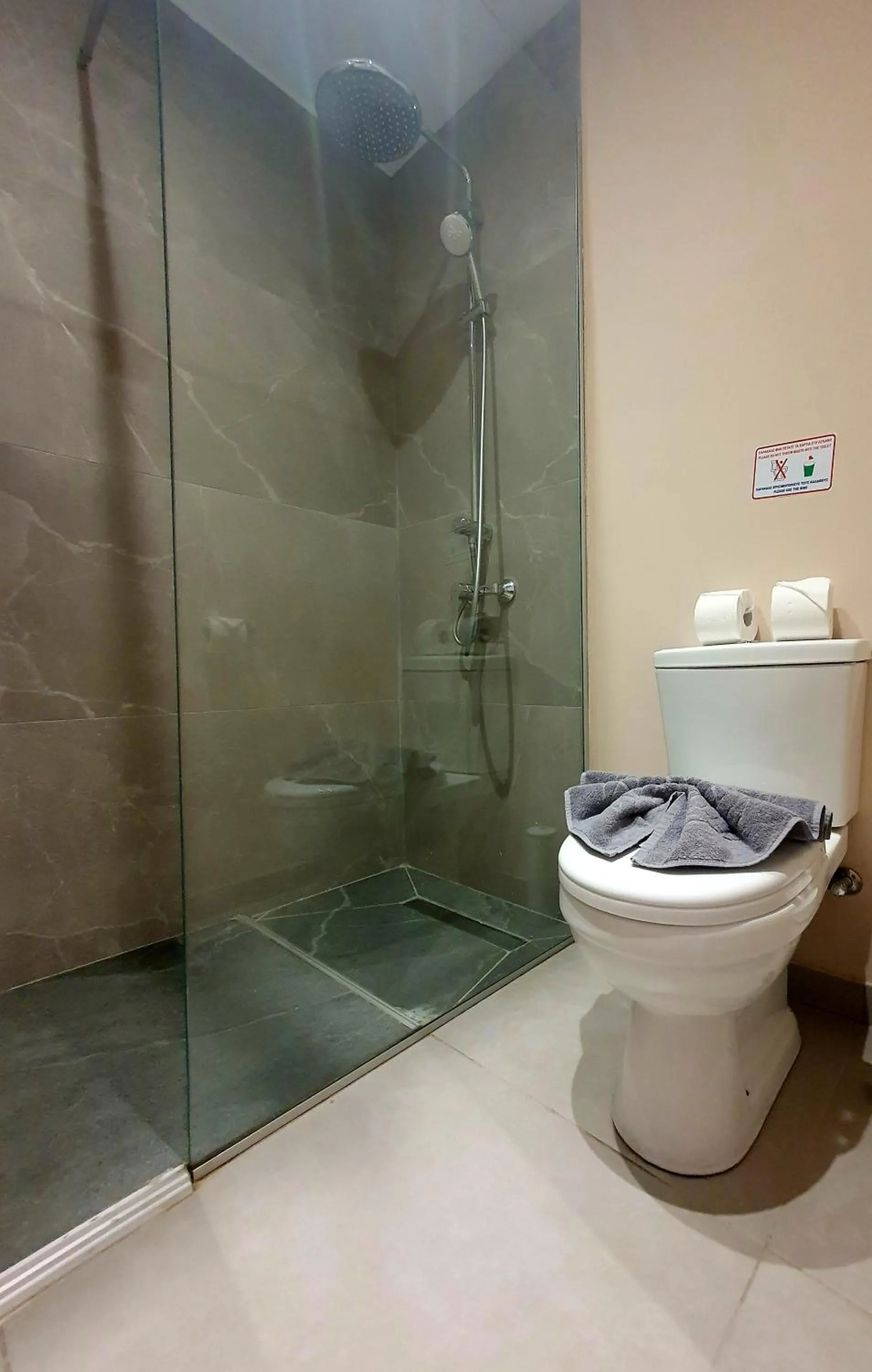 Shower in Sun Plaza Suites - Adults Only