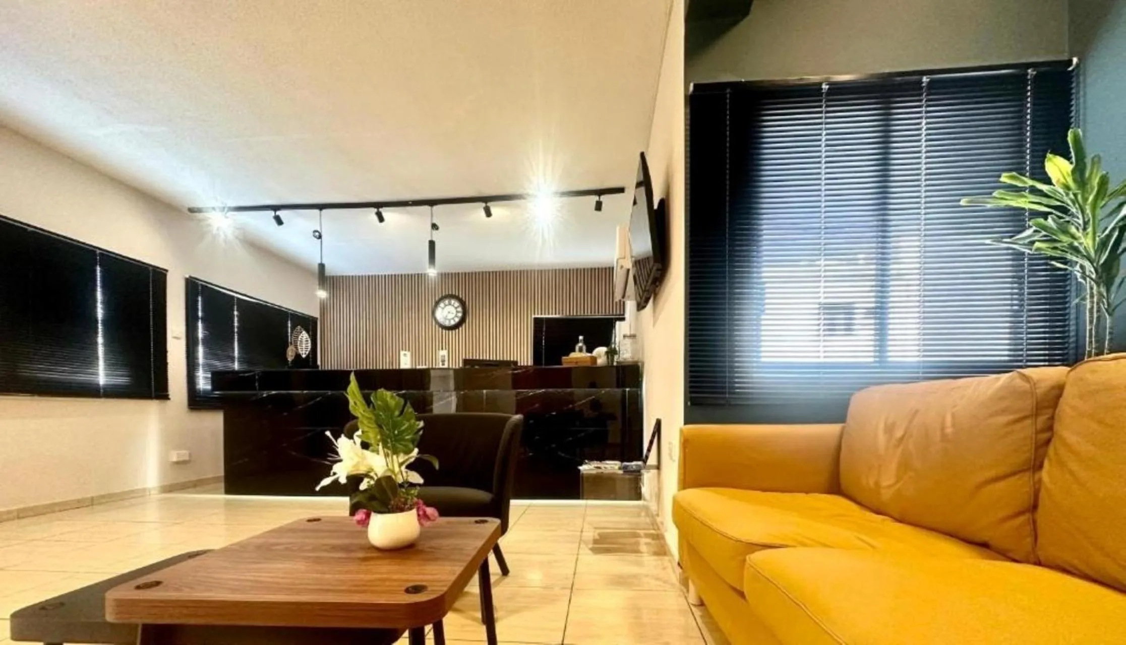 Lobby or reception in Sun Plaza Suites - Adults Only