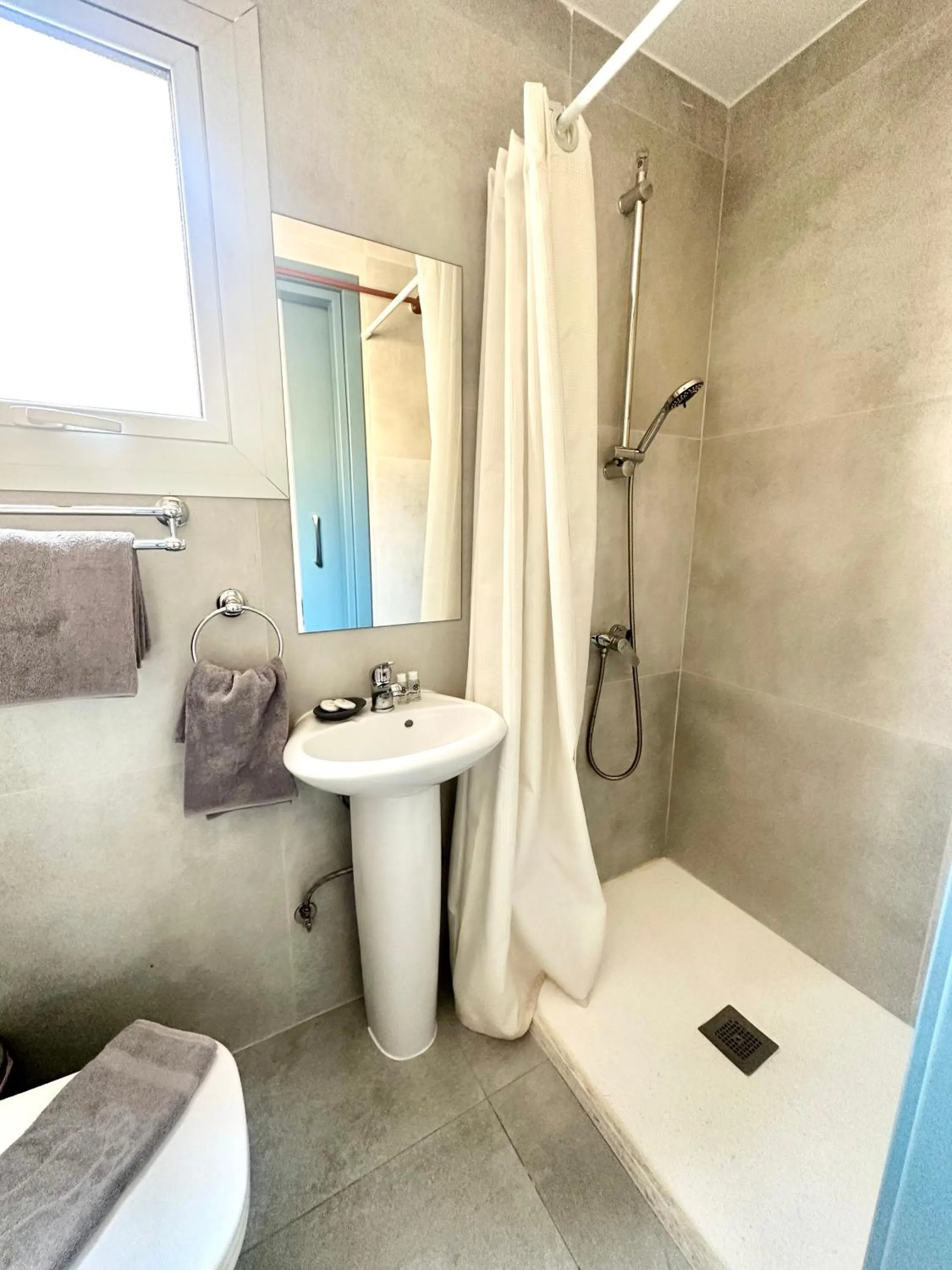 Shower in Sun Plaza Suites - Adults Only