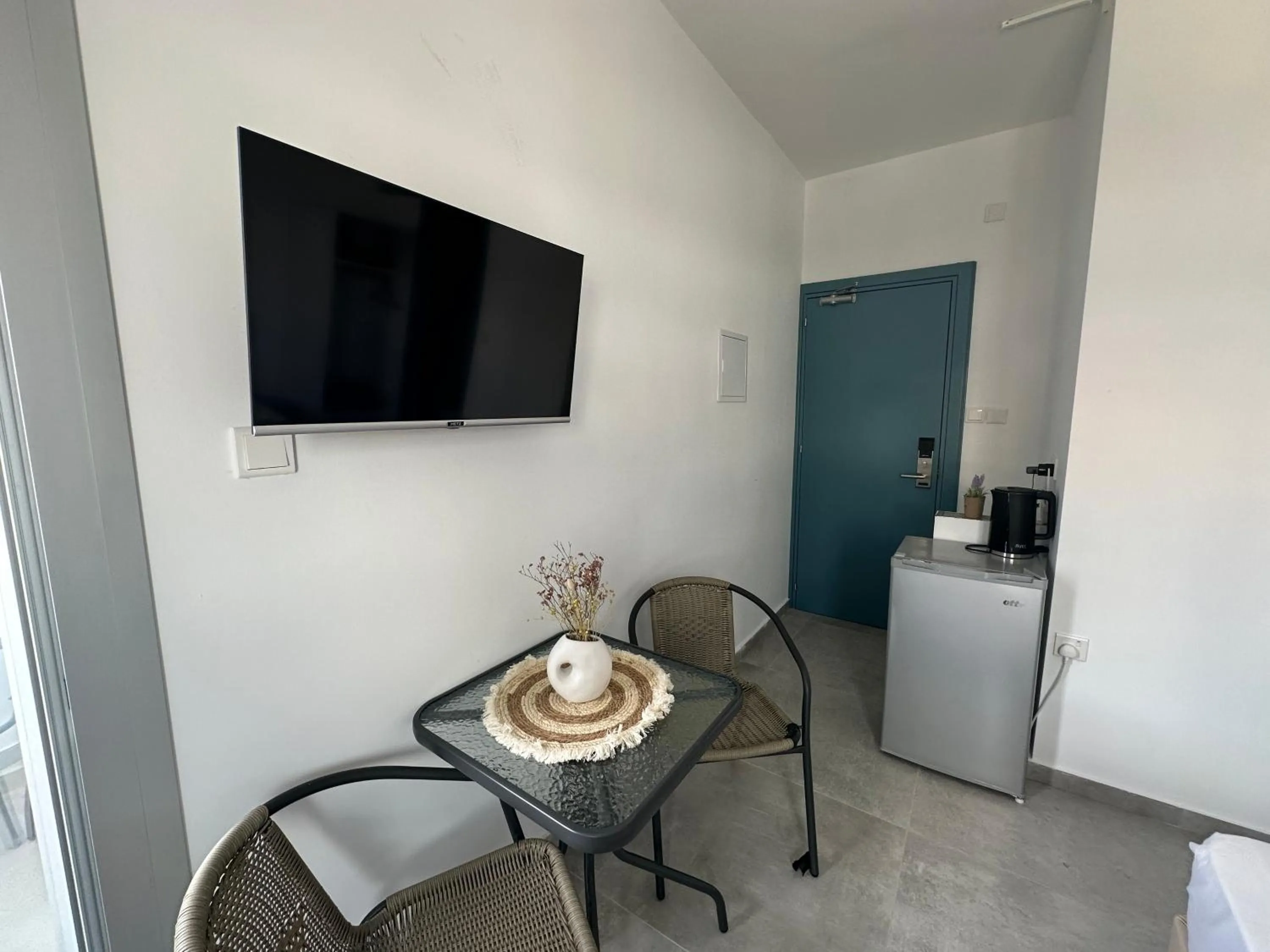 TV and multimedia in Sun Plaza Suites - Adults Only