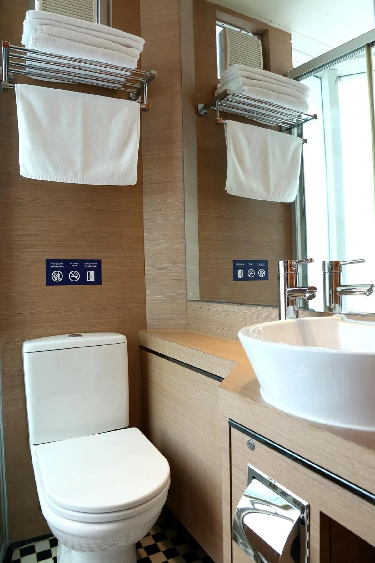 Bathroom in Bluejay Residences Ap Lei Chau