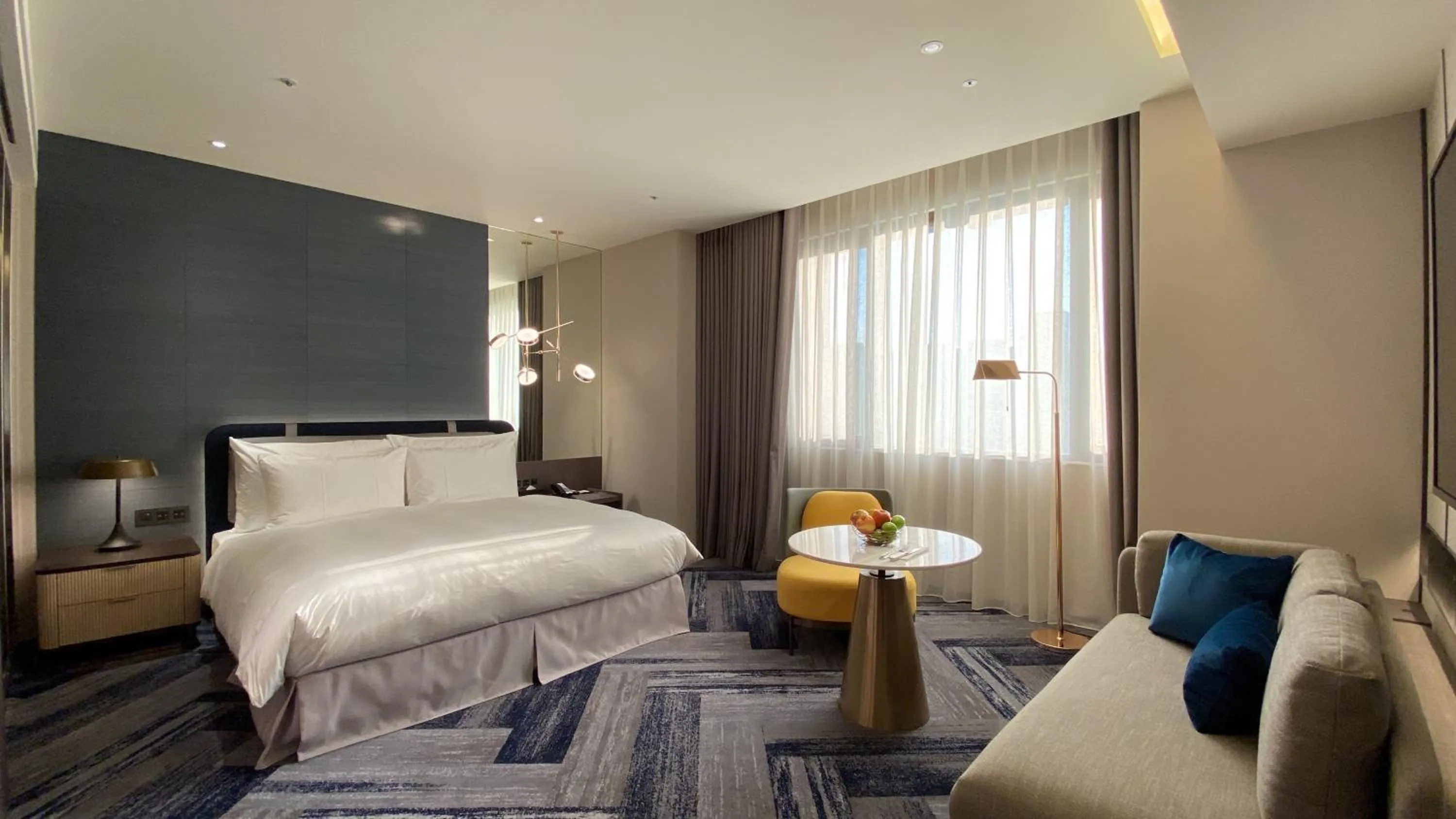 Bedroom, Bed in Monarch Plaza Hotel