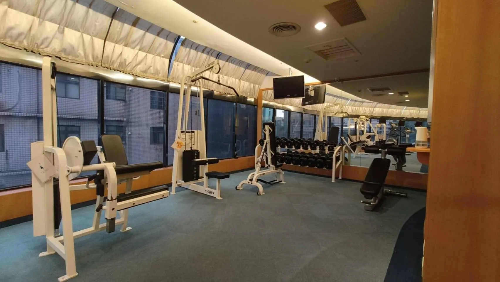 Fitness centre/facilities in Monarch Plaza Hotel