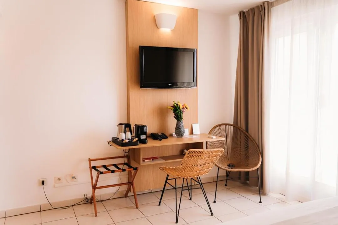 TV and multimedia in Le Kerveguen