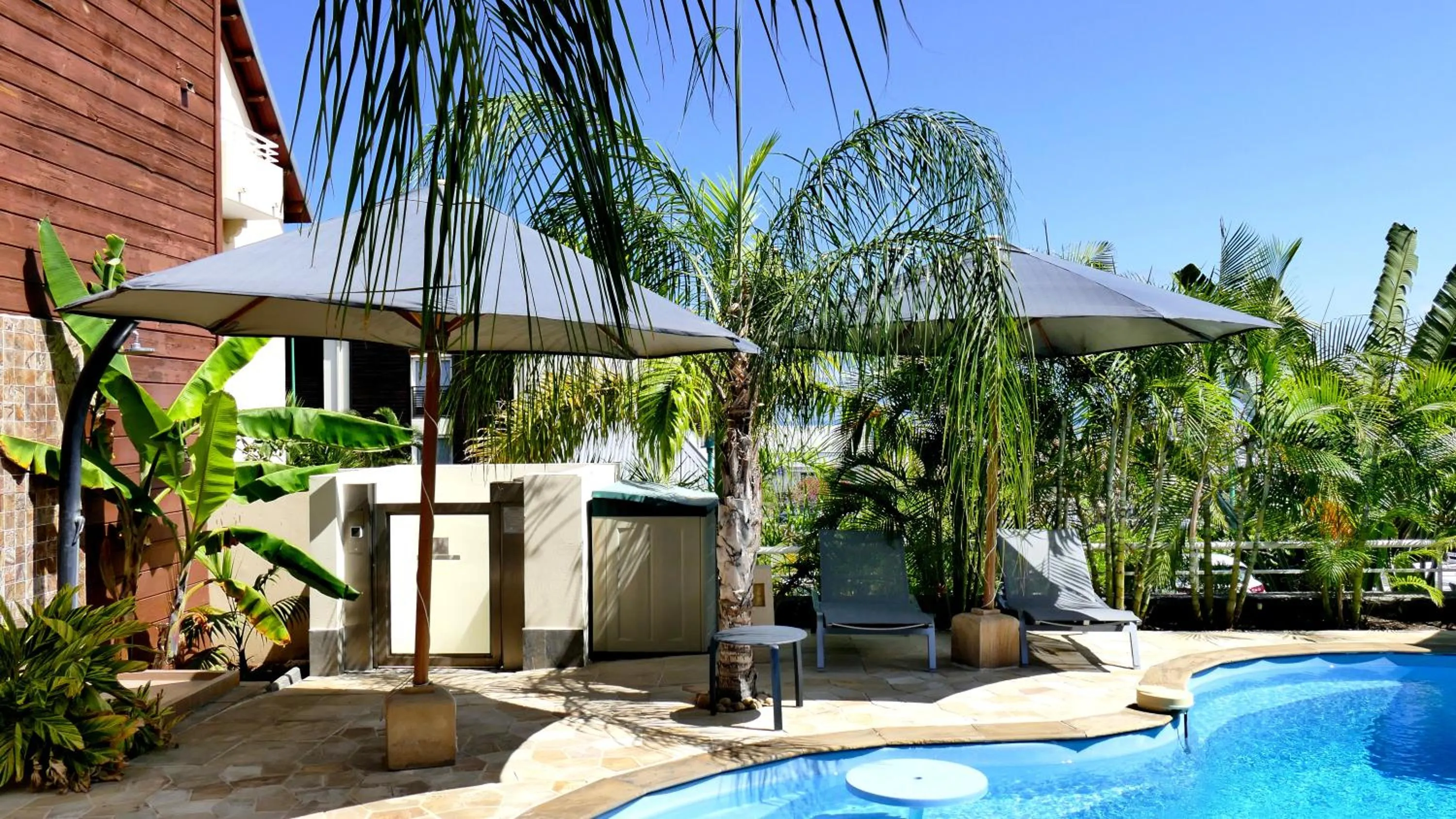 Swimming pool in Le Kerveguen