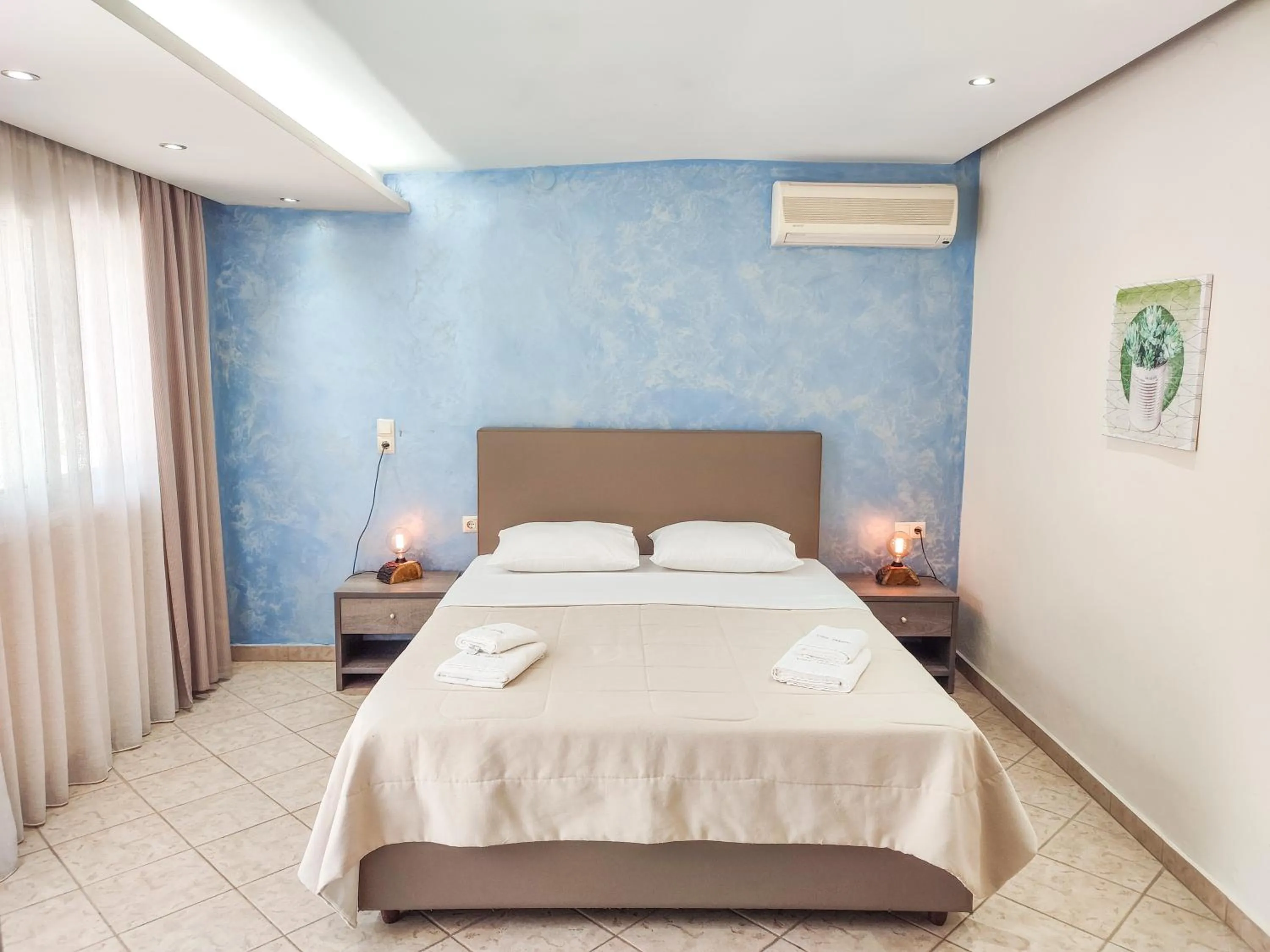 Property building, Bed in VILLA IATROU