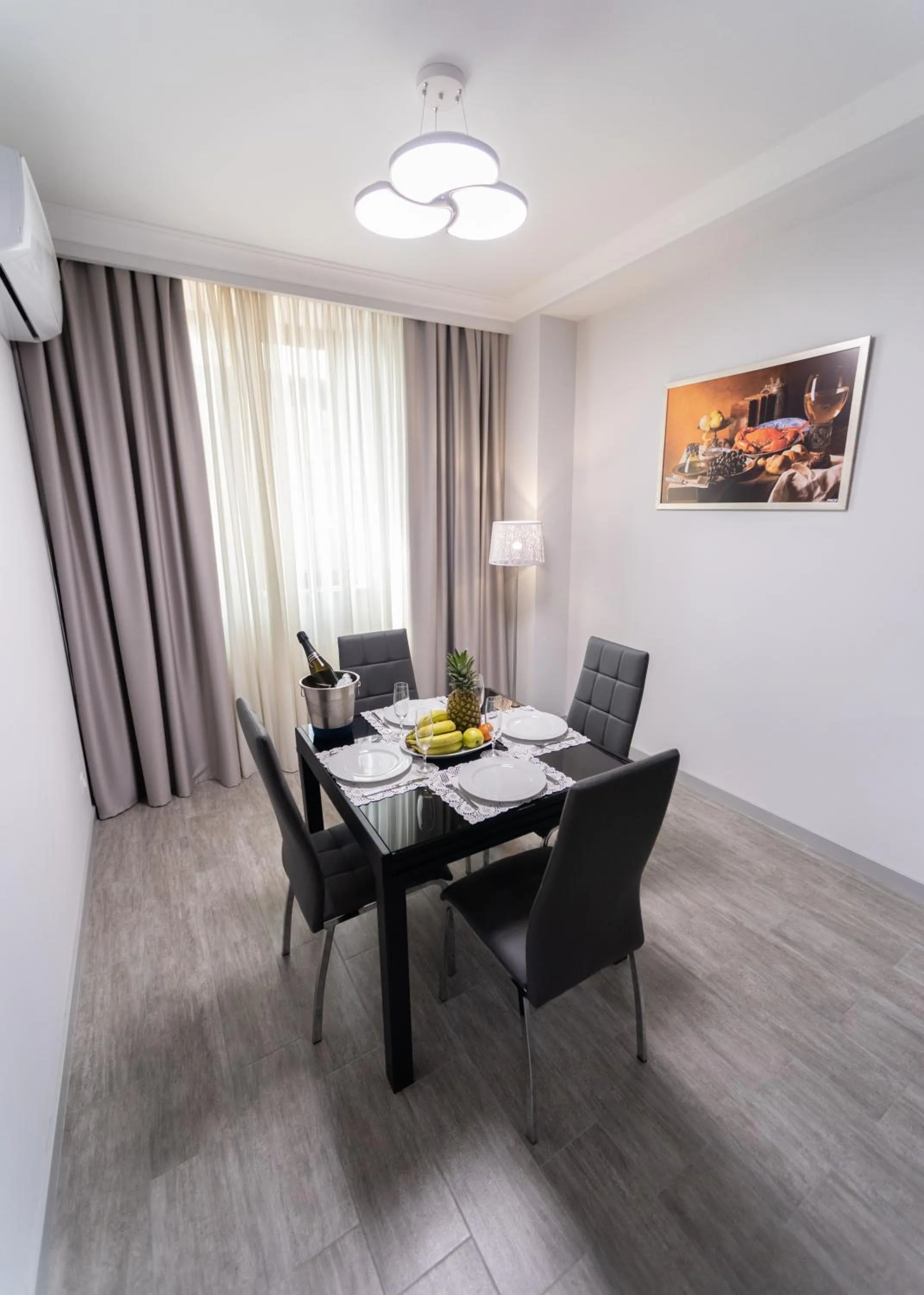 Dining area in Downtown Suites Yerevan