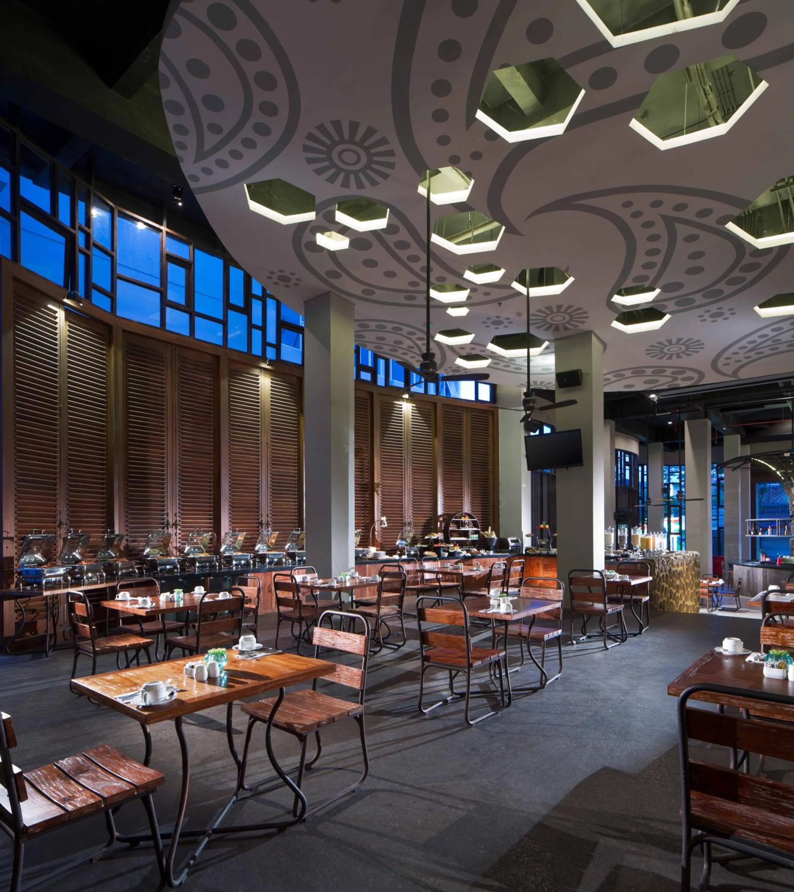 Restaurant/places to eat in Sun Island Hotel & Spa Legian