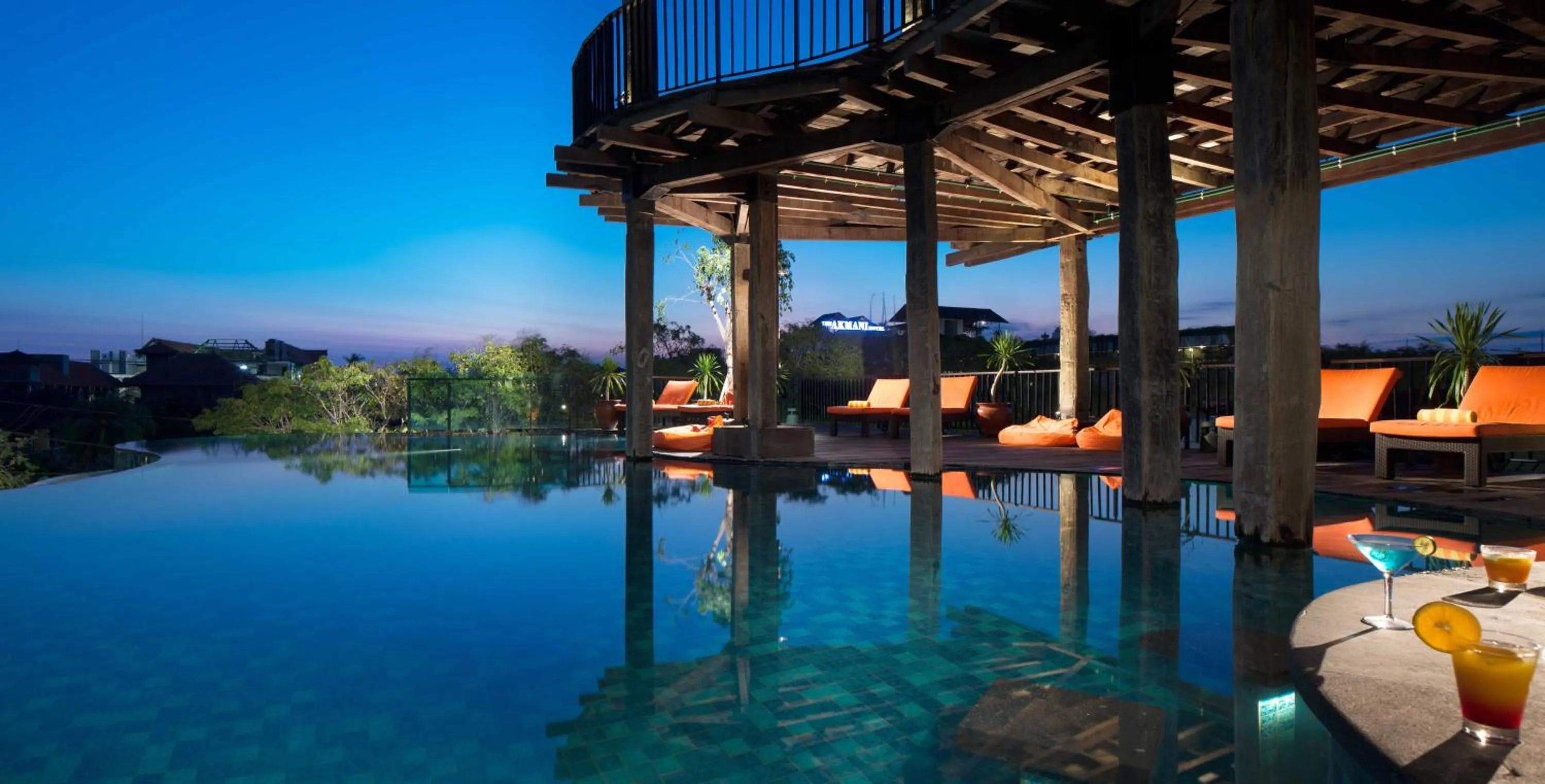 Swimming pool in Sun Island Hotel & Spa Legian