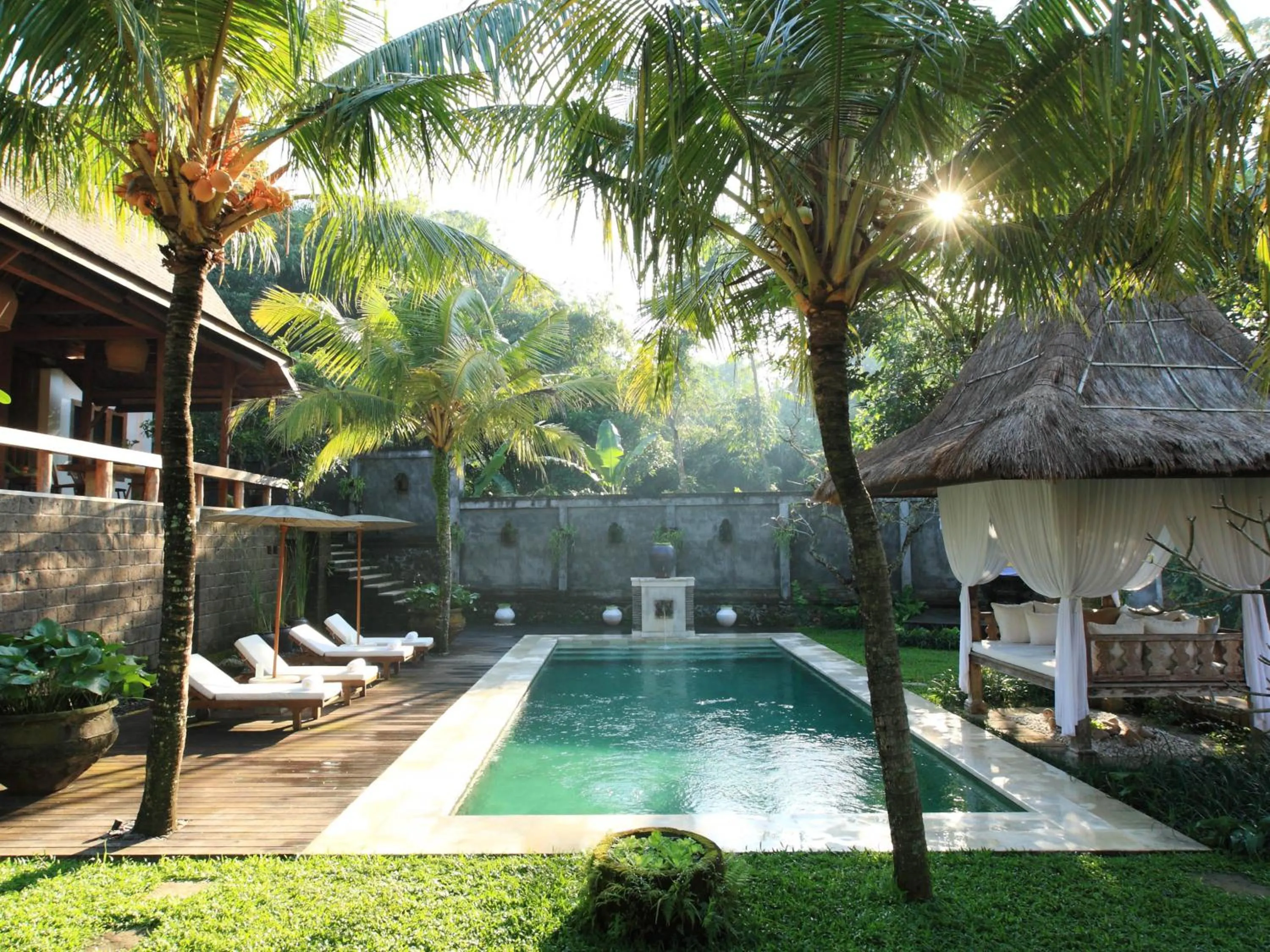 Swimming pool in Kalapa Boutique Resort & Yoga