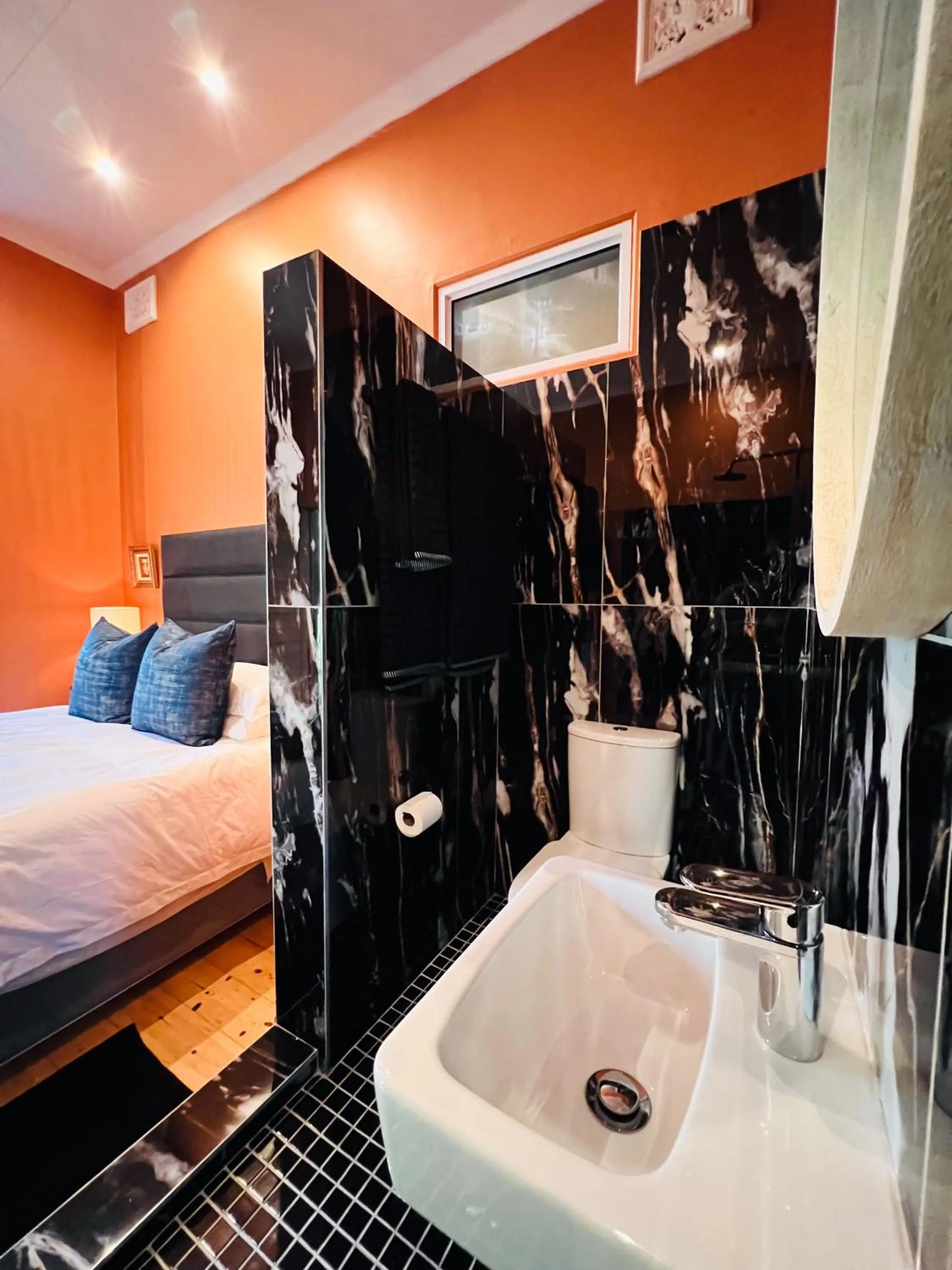 Bathroom, Bed in Terebinte Bed & Breakfast