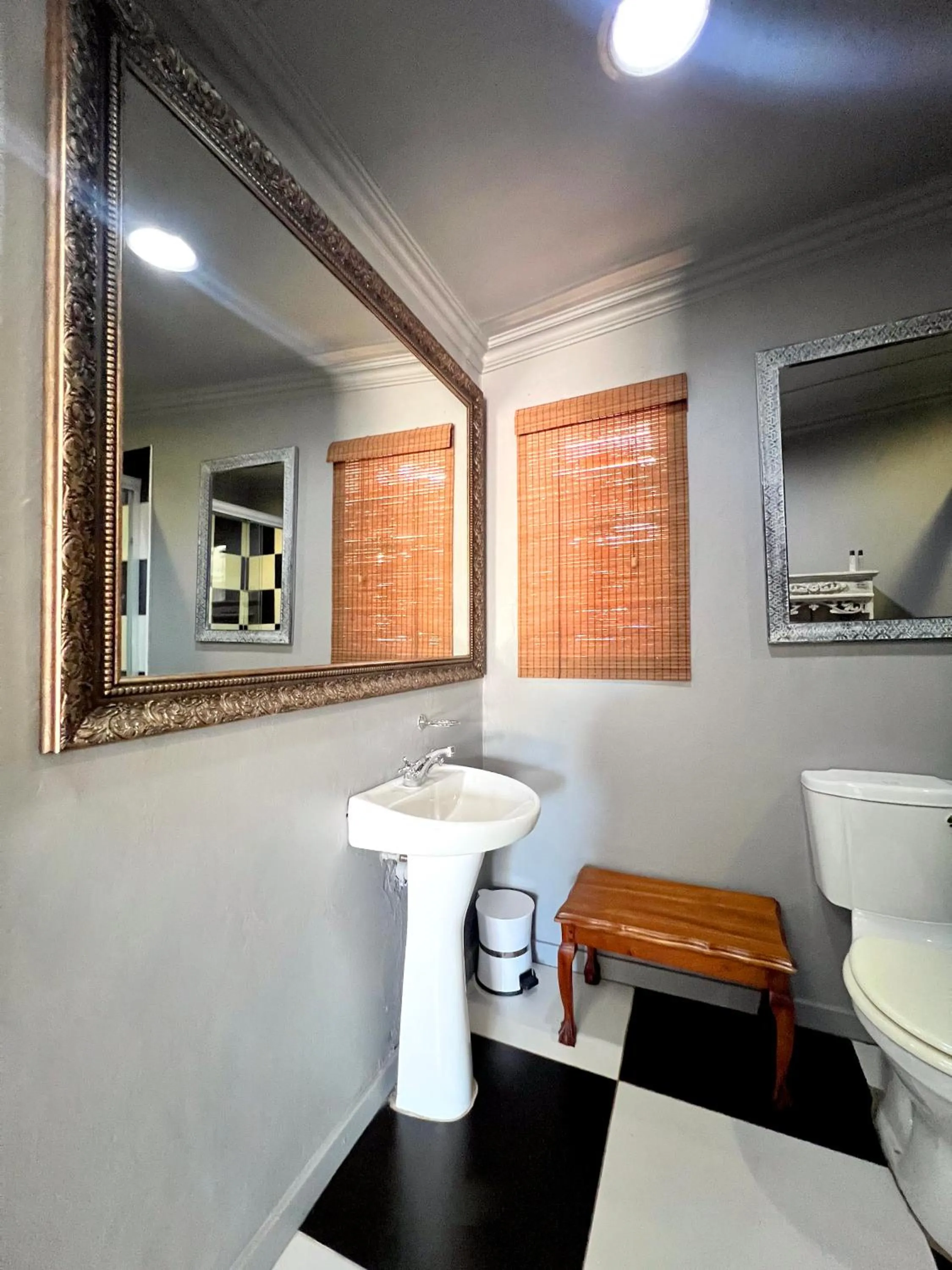 Toilet in Terebinte Bed & Breakfast