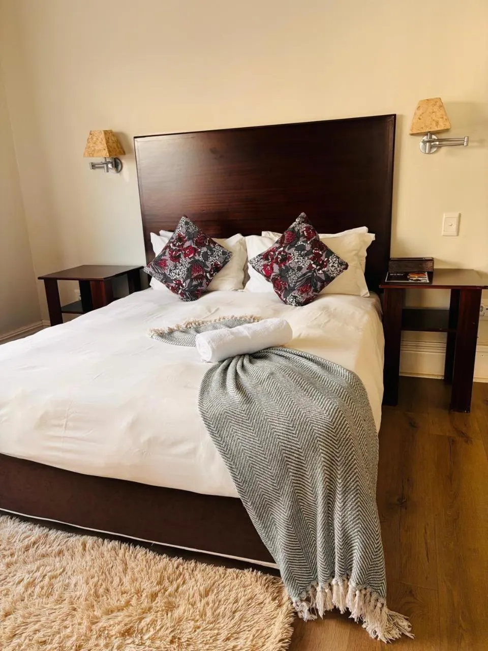 Bed in Sir Roys at the Sea