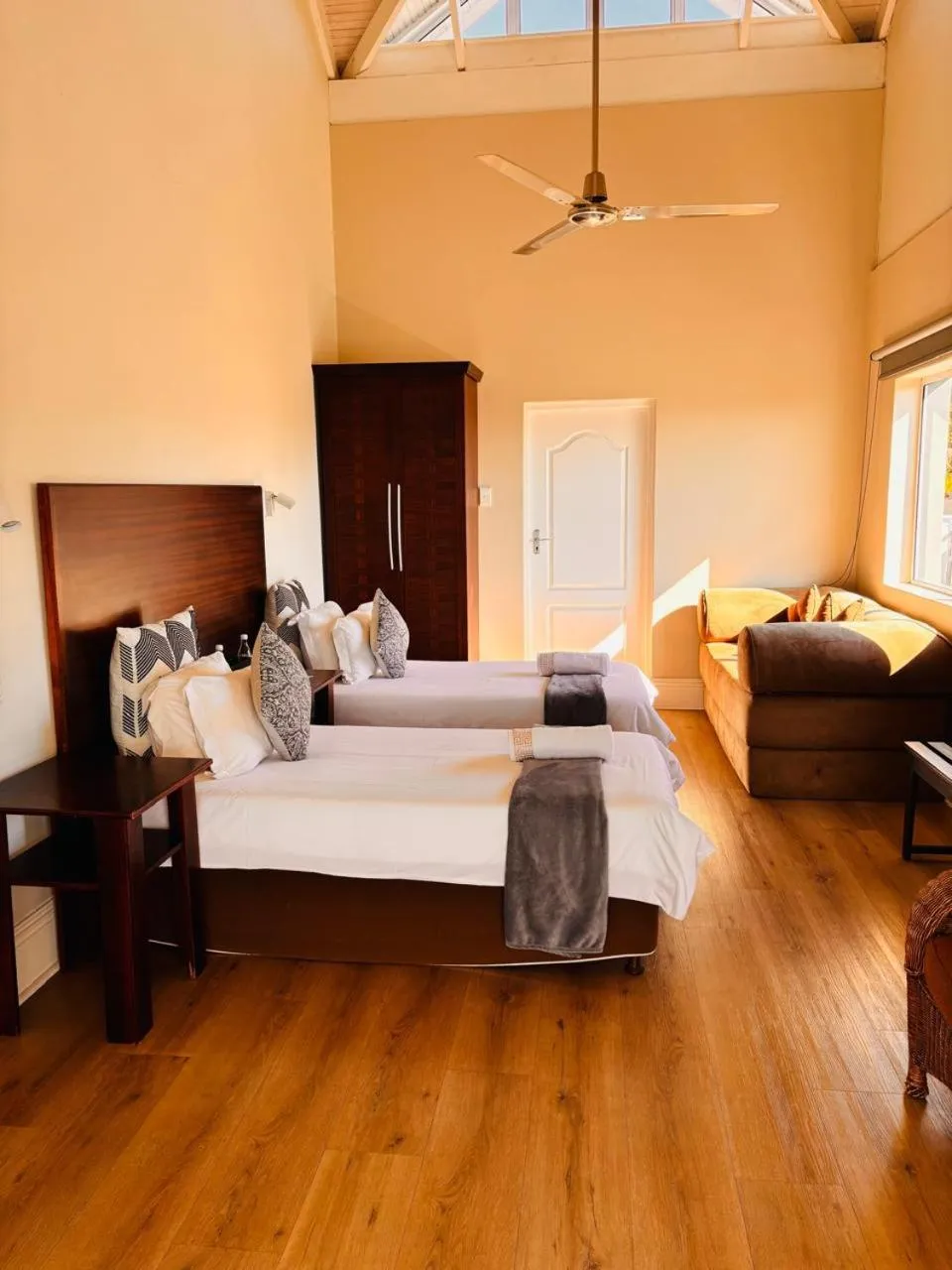 Bedroom, Bed in Sir Roys at the Sea