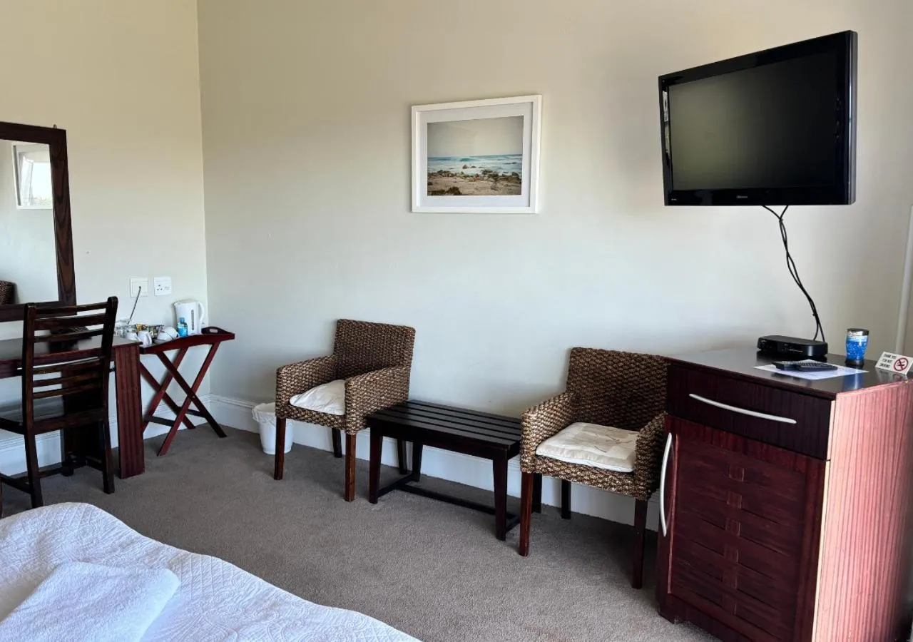 TV and multimedia, Bed in Sir Roys at the Sea