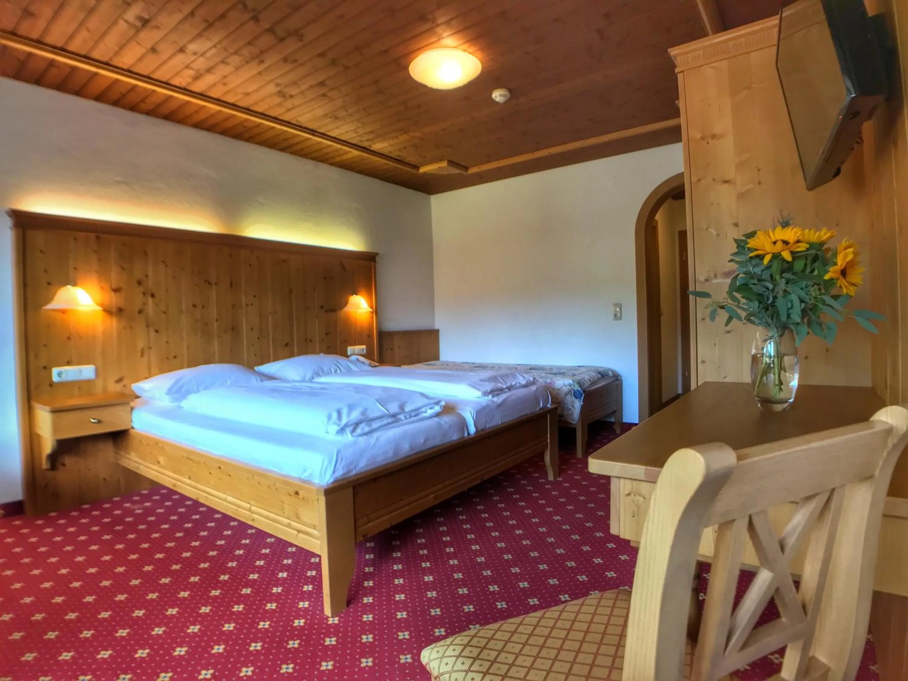 Bedroom, Bed in Hotel Bechlwirt