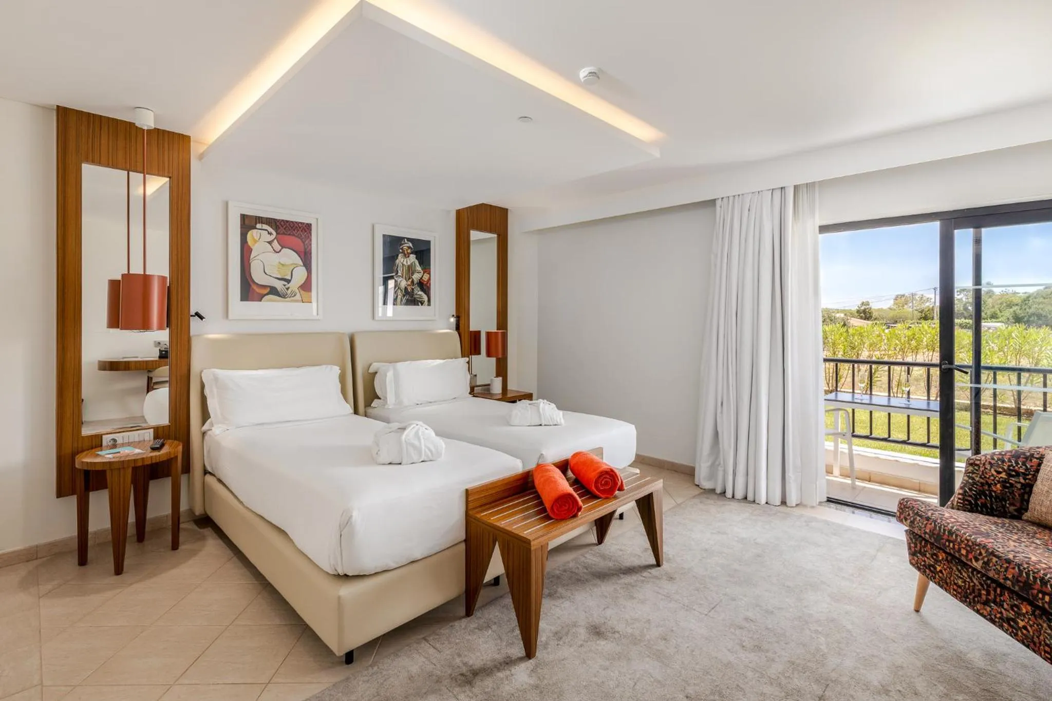 Bed in Regency Salgados Hotel & Spa