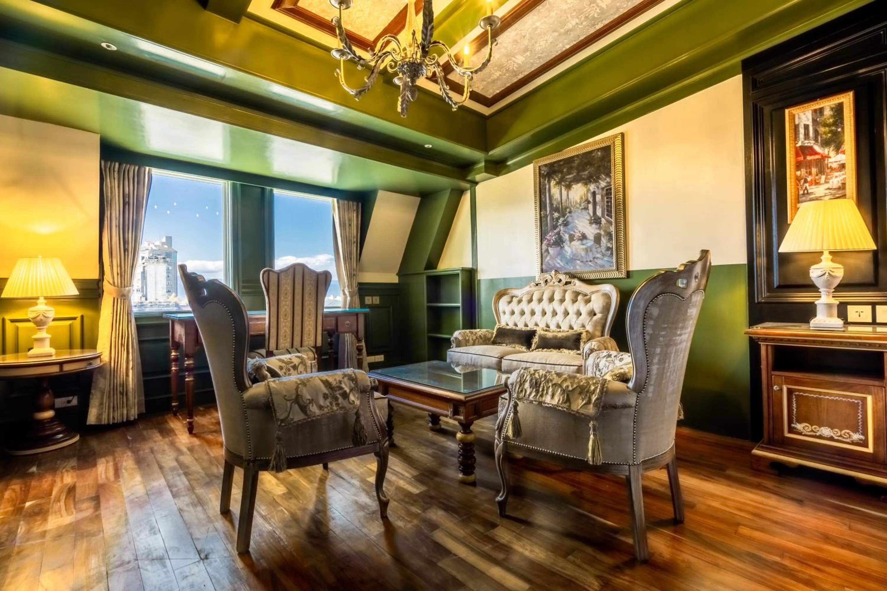 Shangrila Boutique Hotel