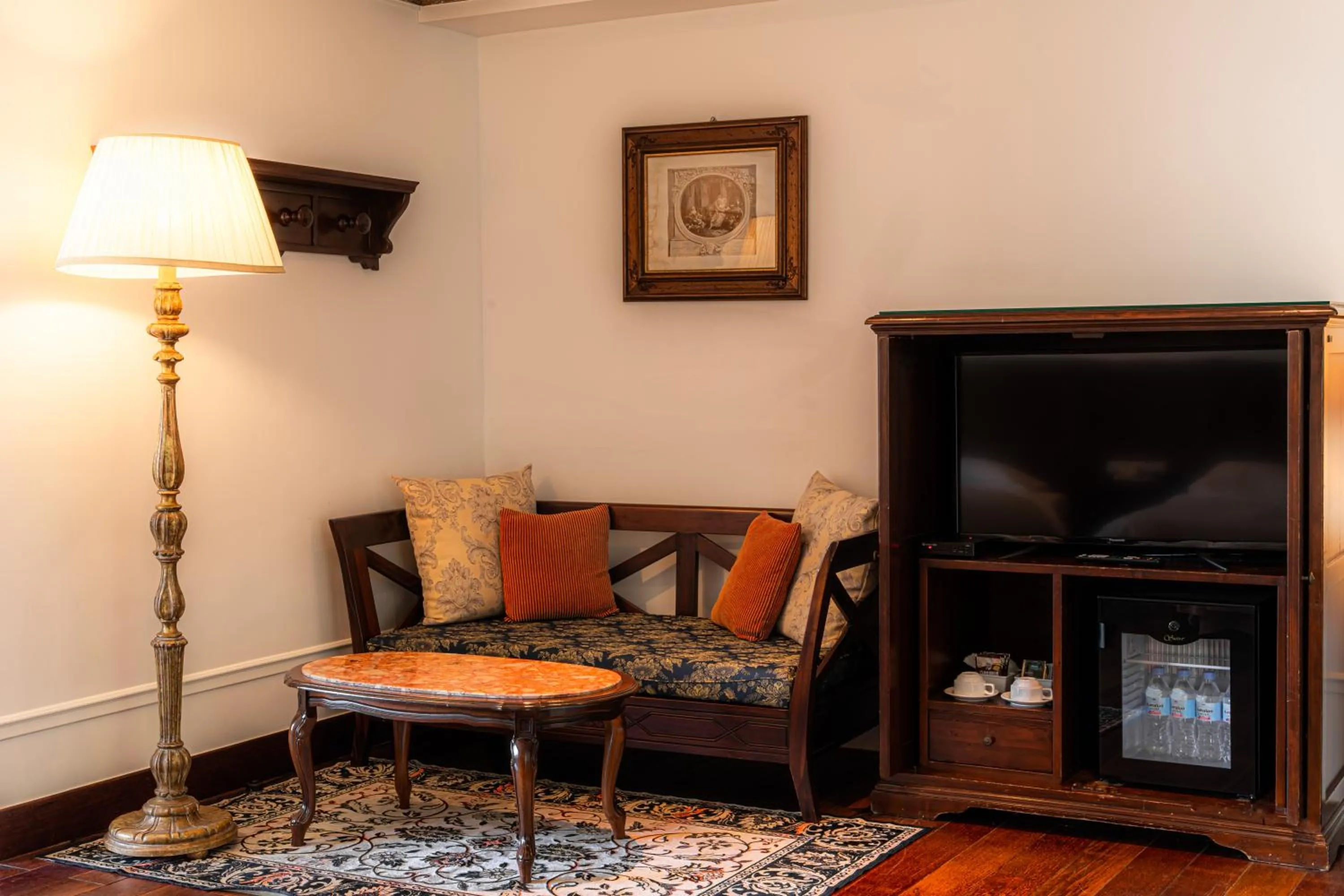 Shangrila Boutique Hotel