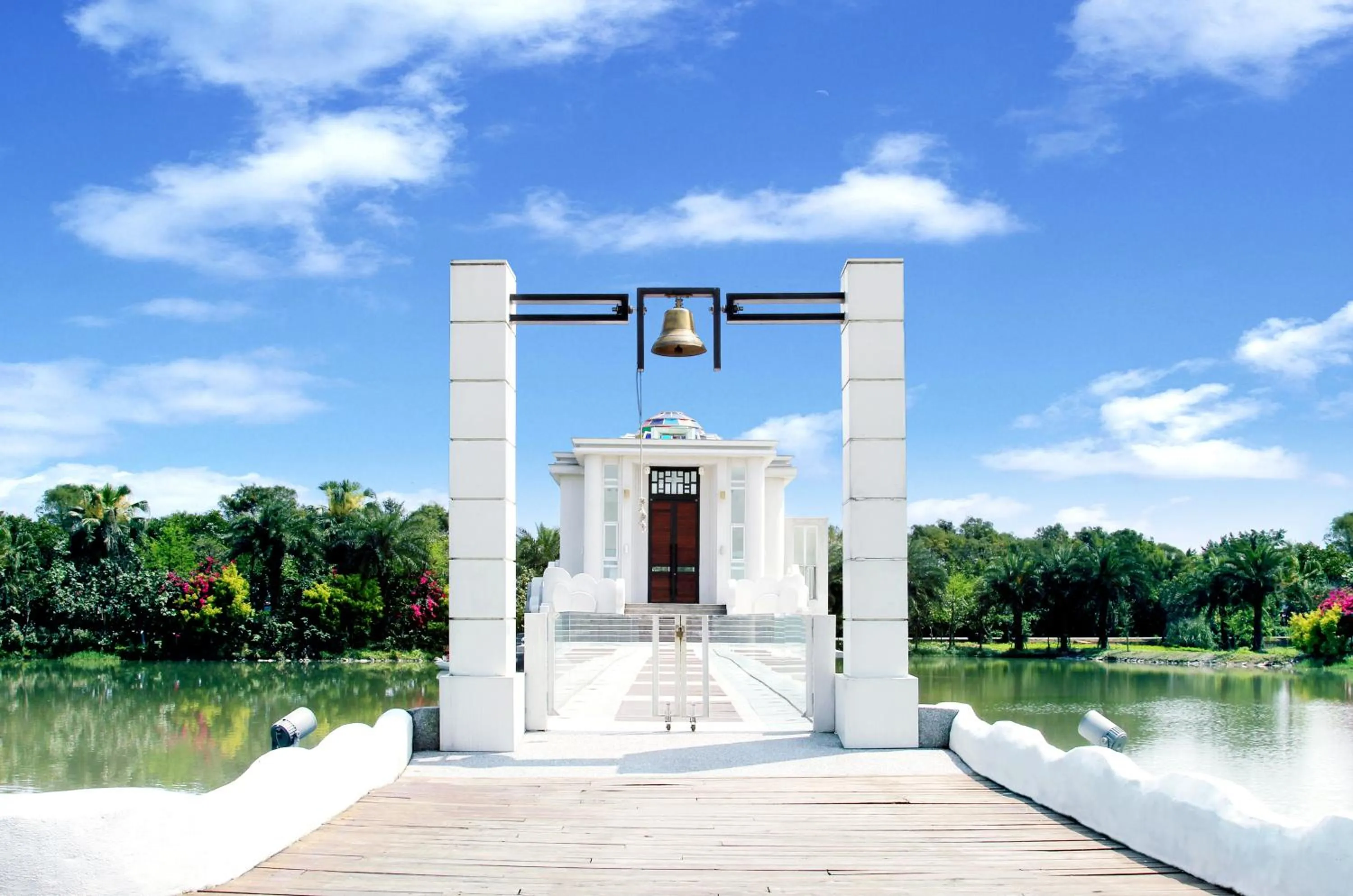 Area and facilities in Shangrila Boutique Hotel