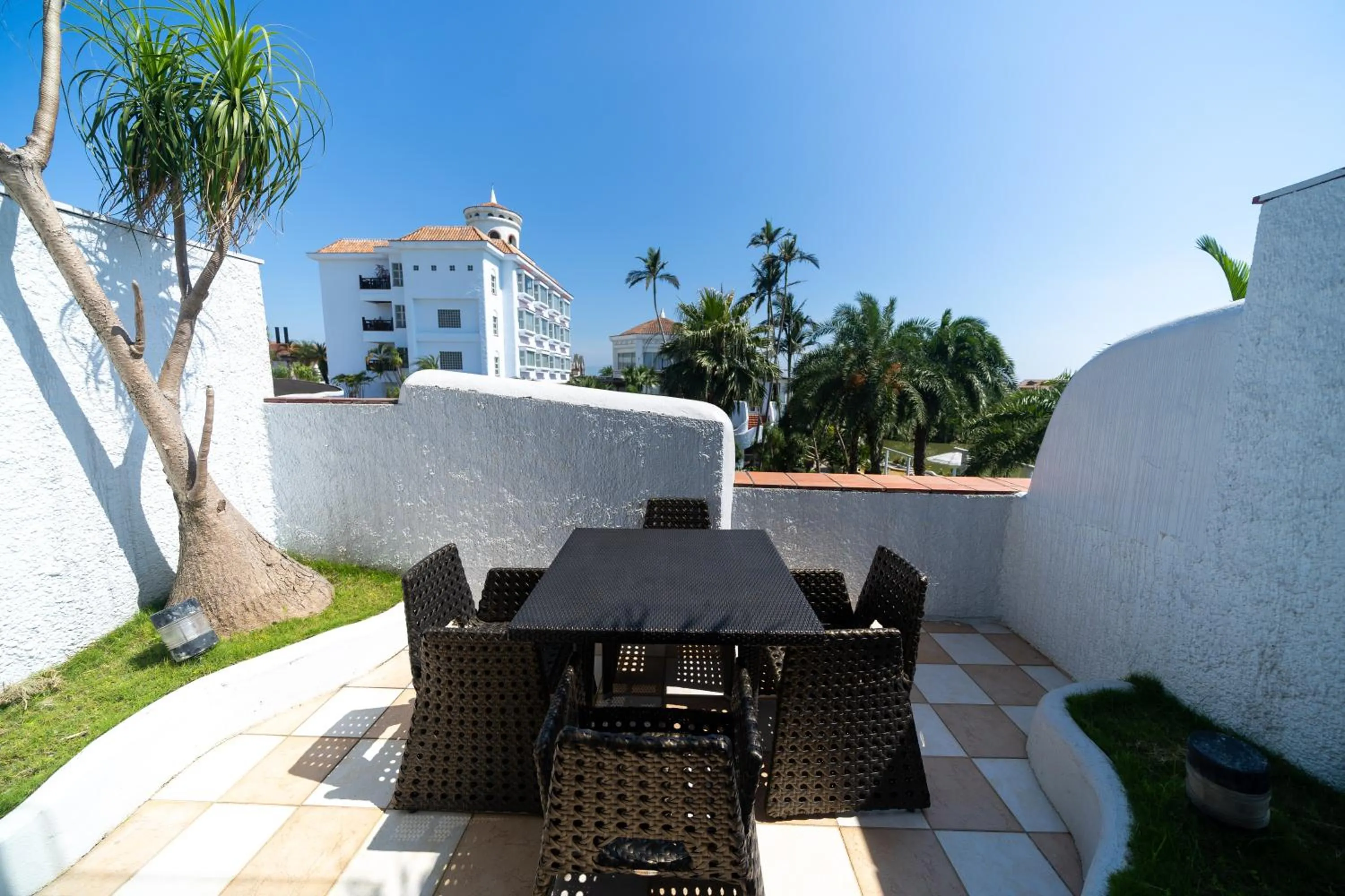 Garden view in Shangrila Boutique Hotel