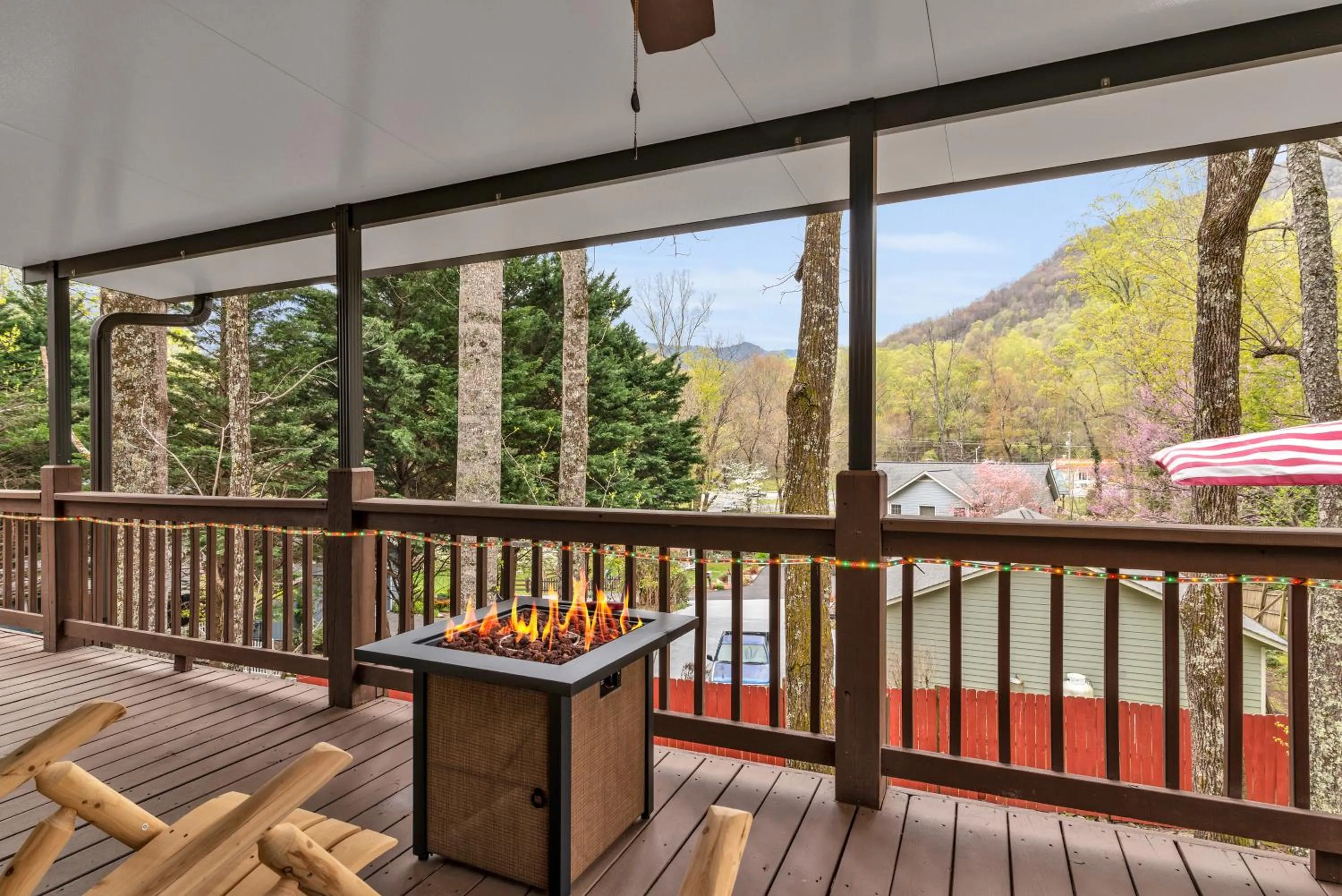 Mountain view in Soco Serene Cabin in the Heart of Maggie Valley