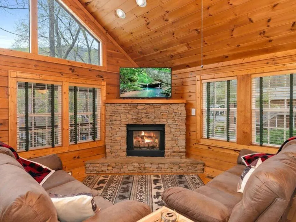 TV and multimedia in Soco Serene Cabin in the Heart of Maggie Valley