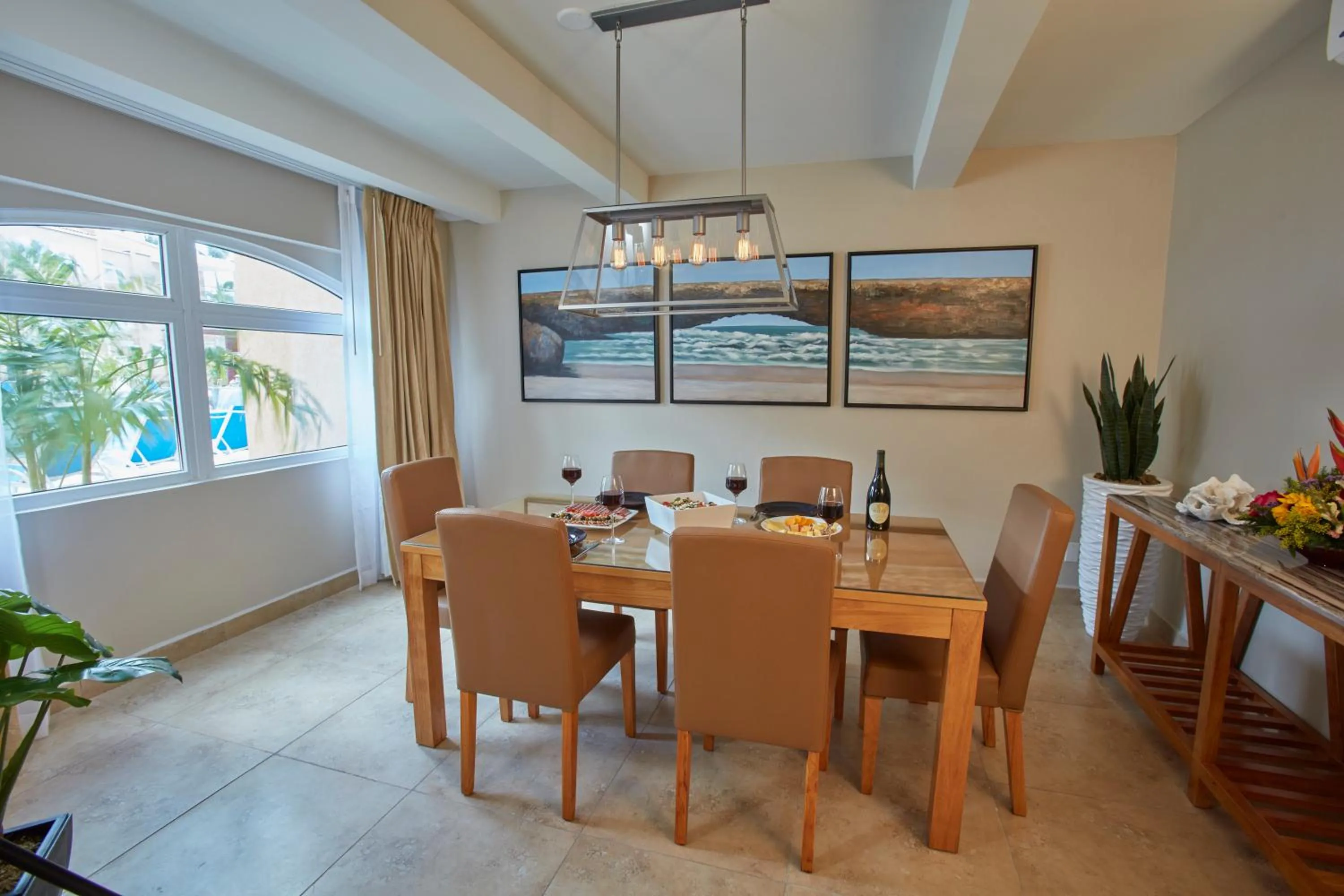 Dining area in Divi Dutch Village Beach Resort