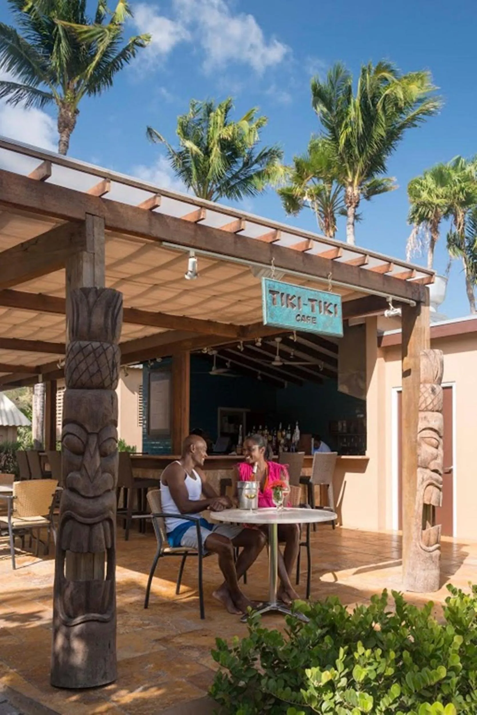 Lounge or bar in Divi Dutch Village Beach Resort