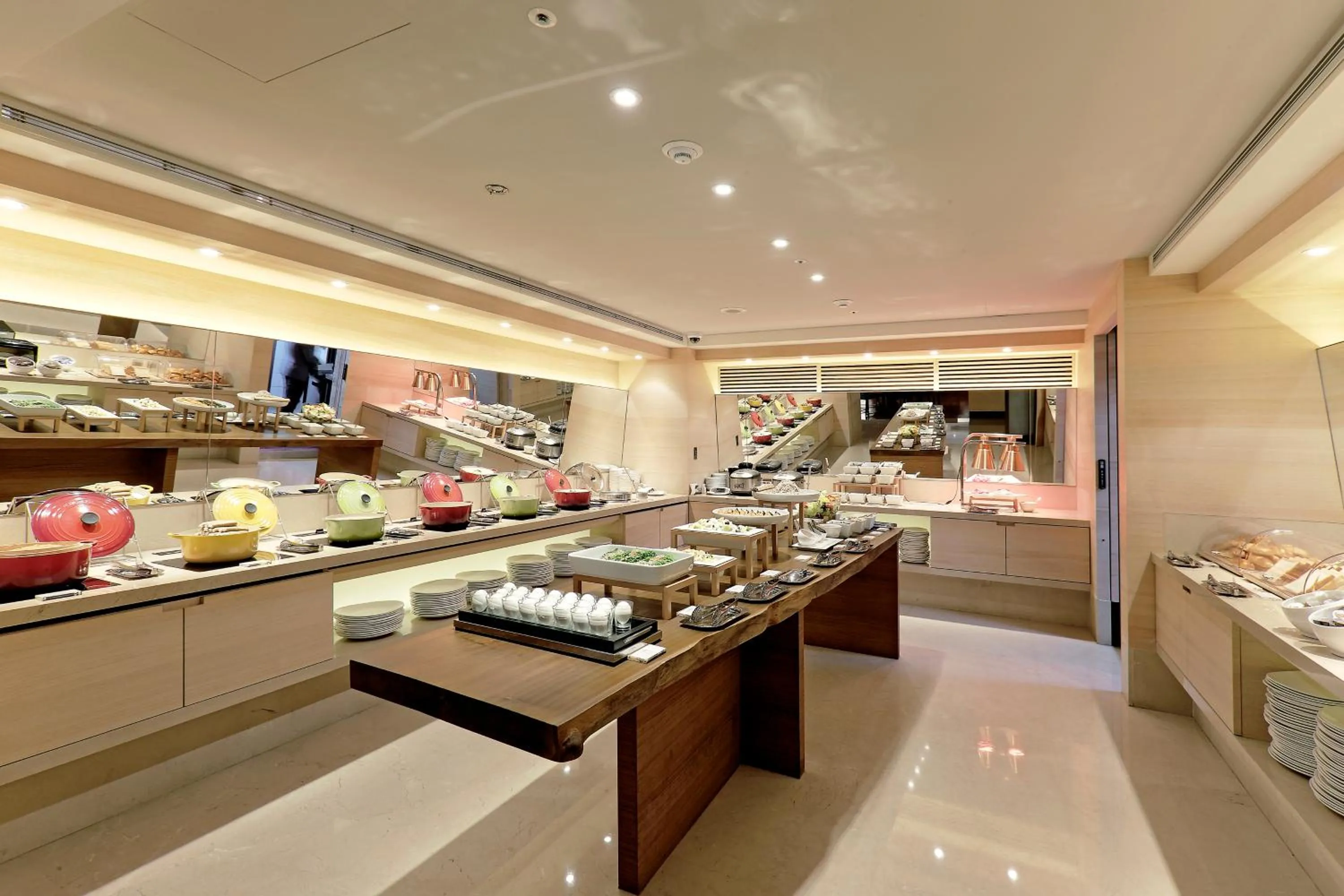 Restaurant/places to eat in Hotel COZZI Zhongxiao Taipei