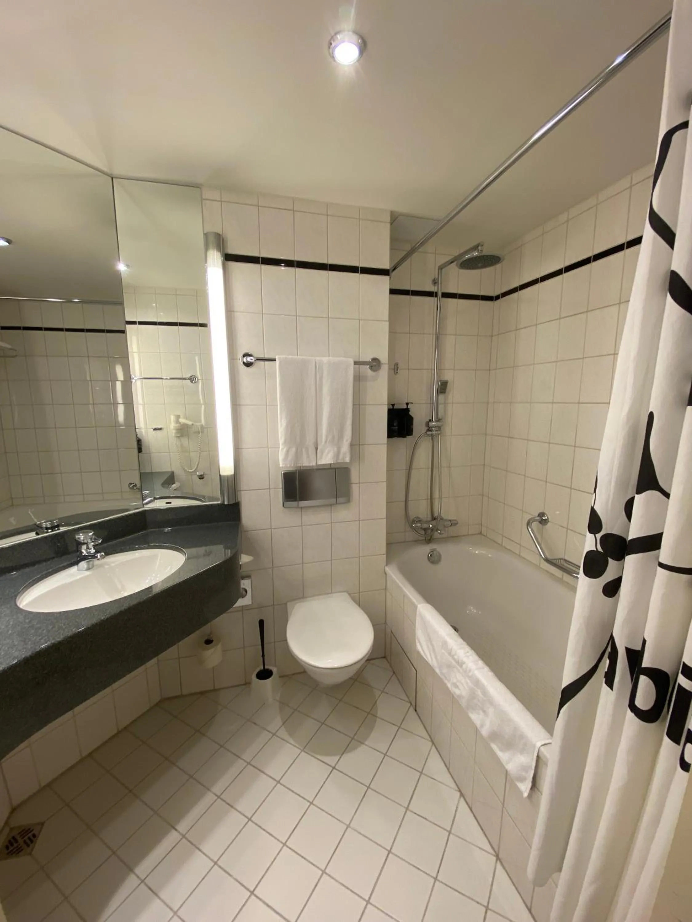 Bathroom in Mercure Hotel Gera City