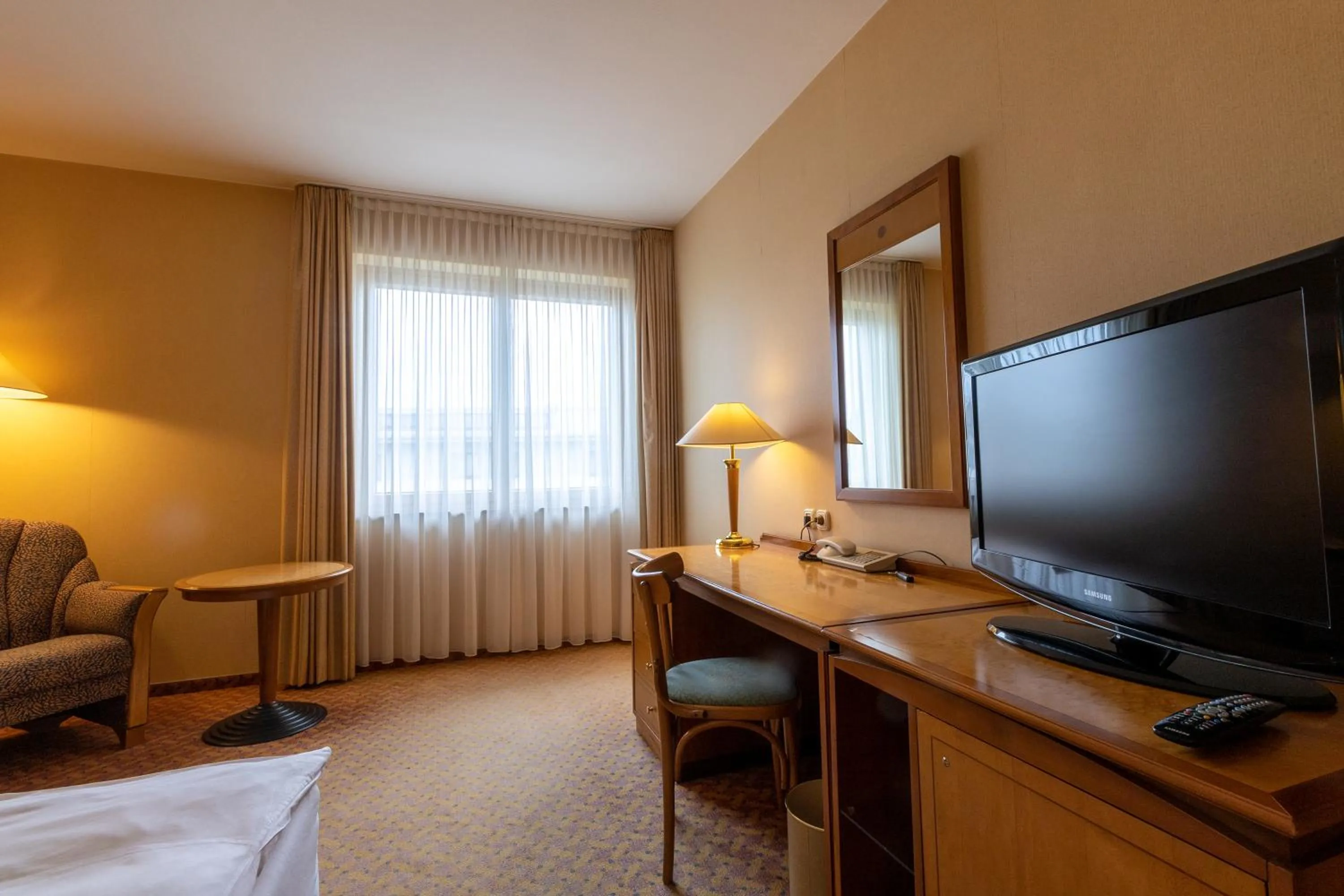 Photo of the whole room, Bed in Mercure Hotel Gera City