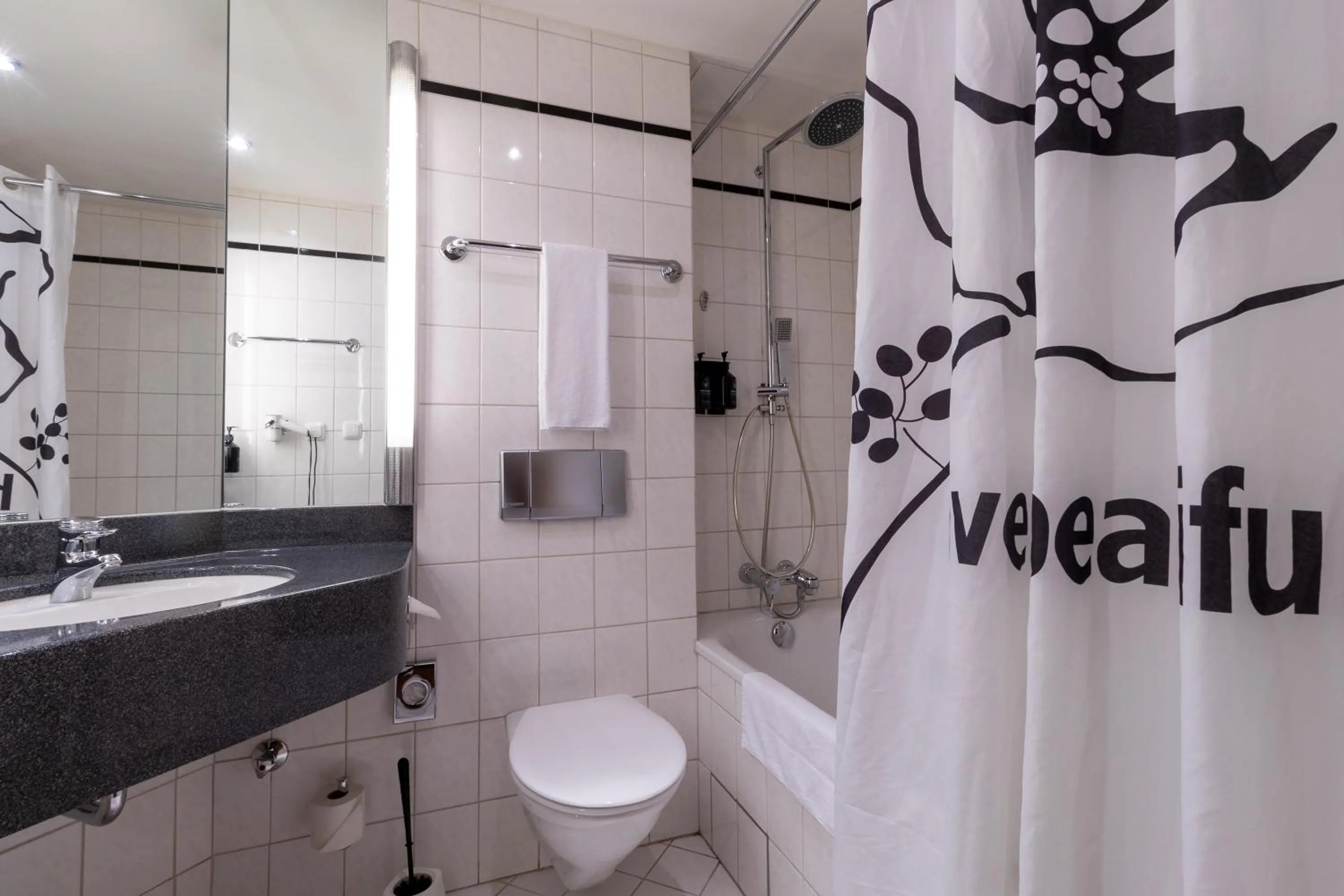 Toilet in Mercure Hotel Gera City