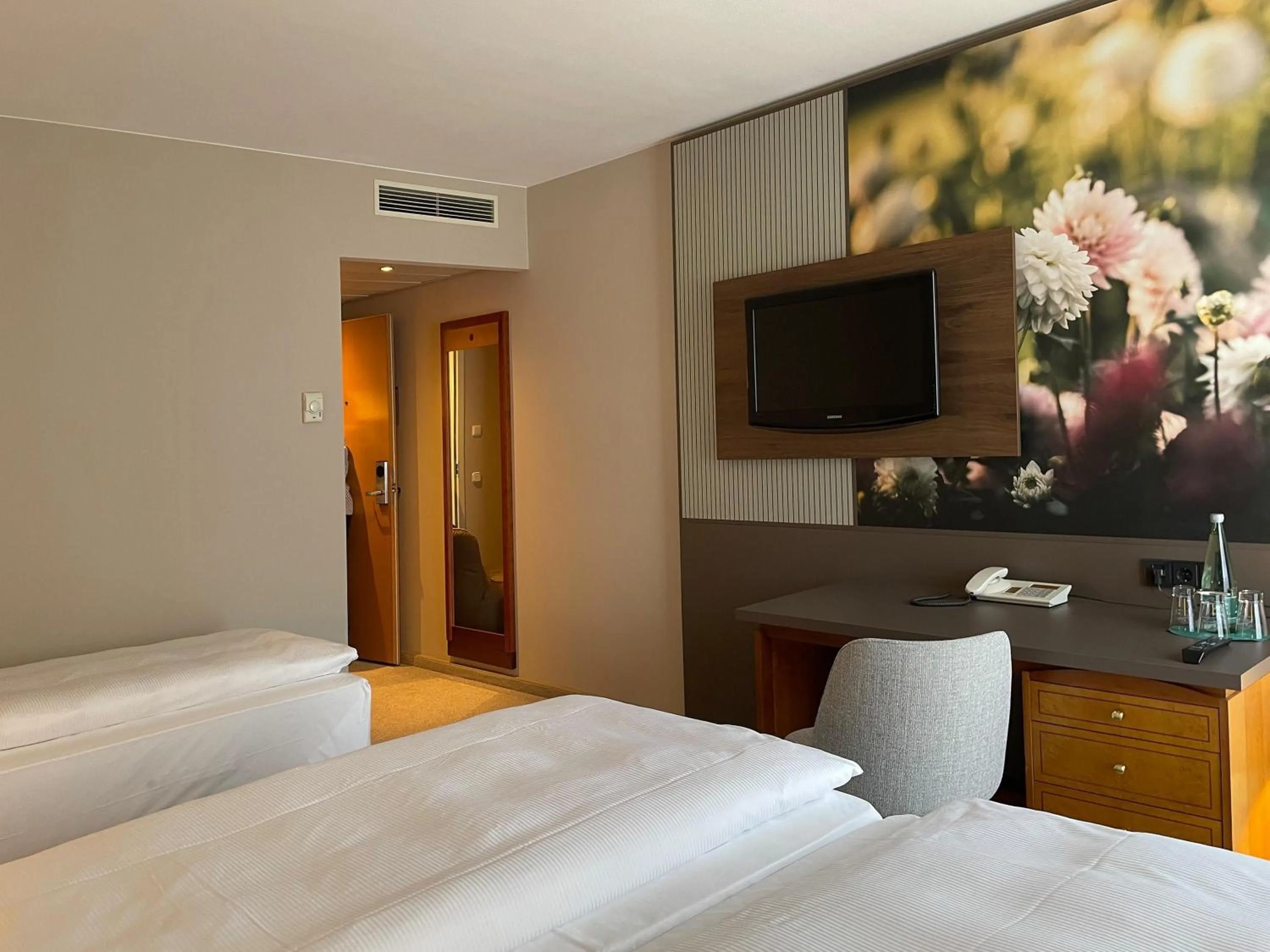 Bedroom, Bed in Mercure Hotel Gera City