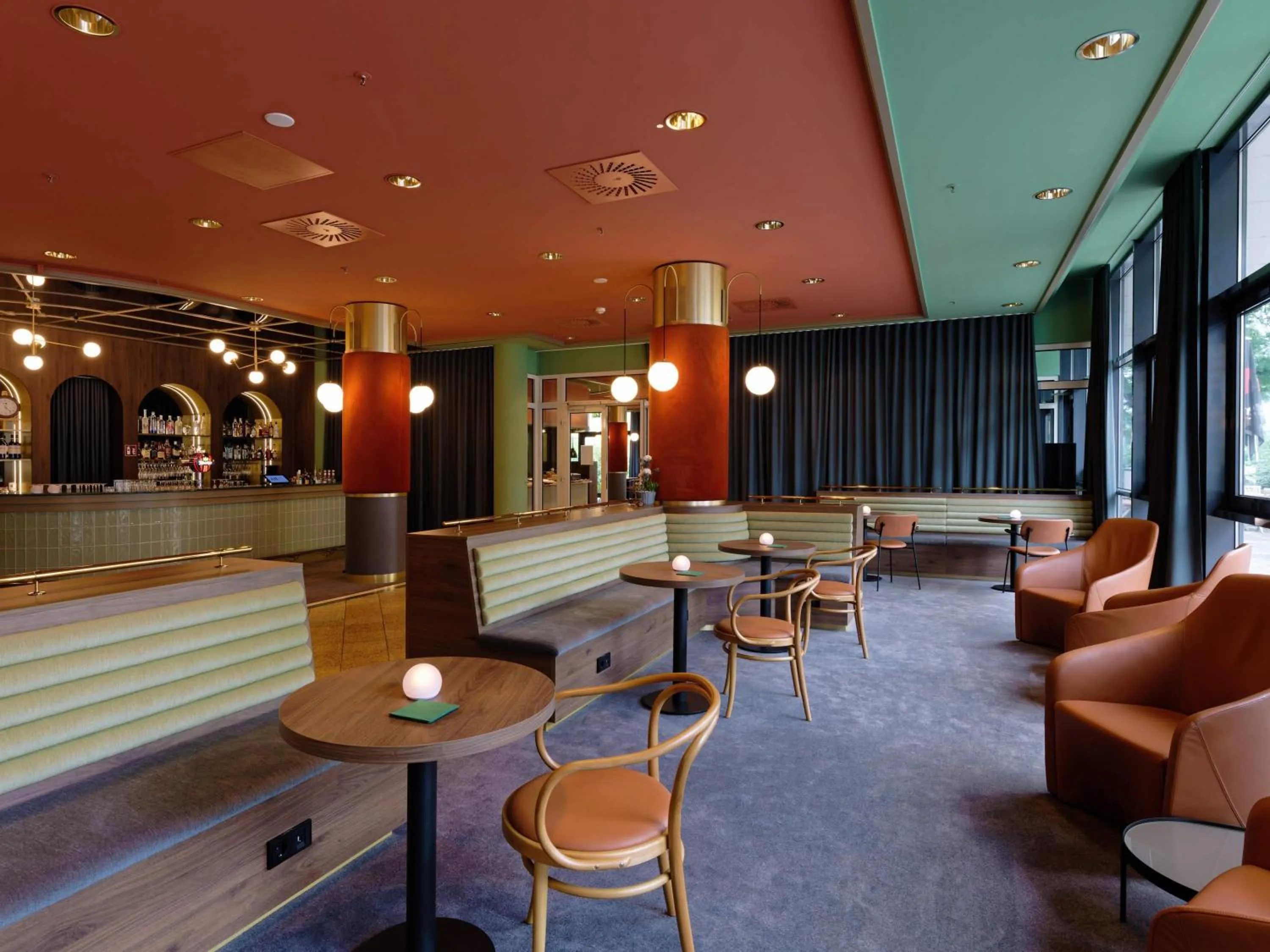 Lounge or bar in Mercure Hotel Gera City