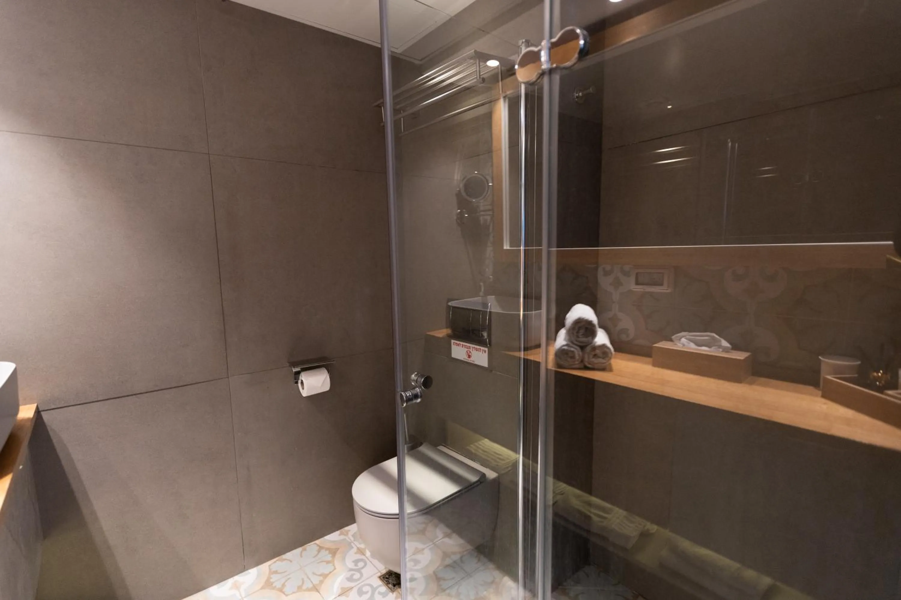 Toilet in neot golf kz place