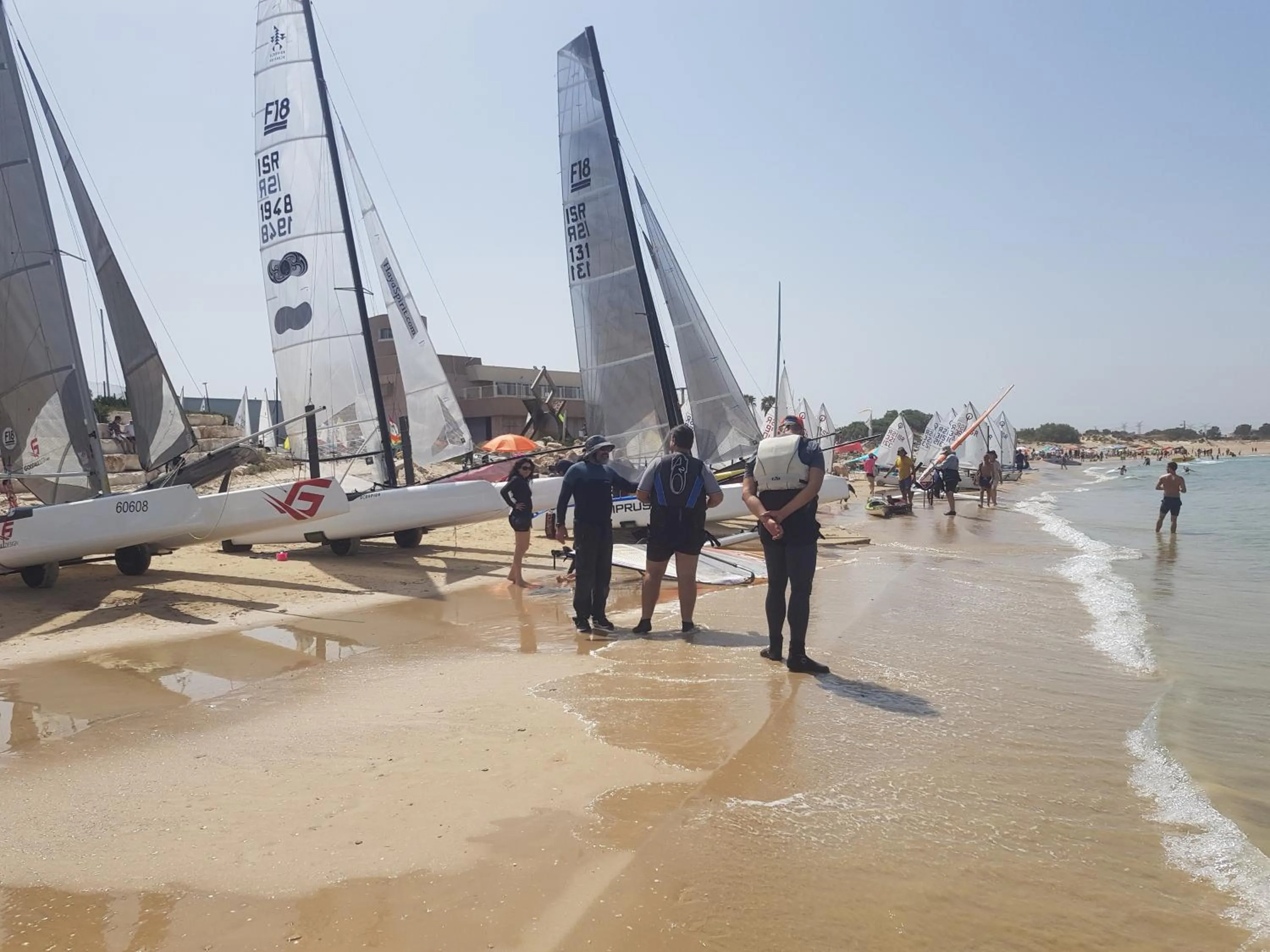 People in neot golf kz place