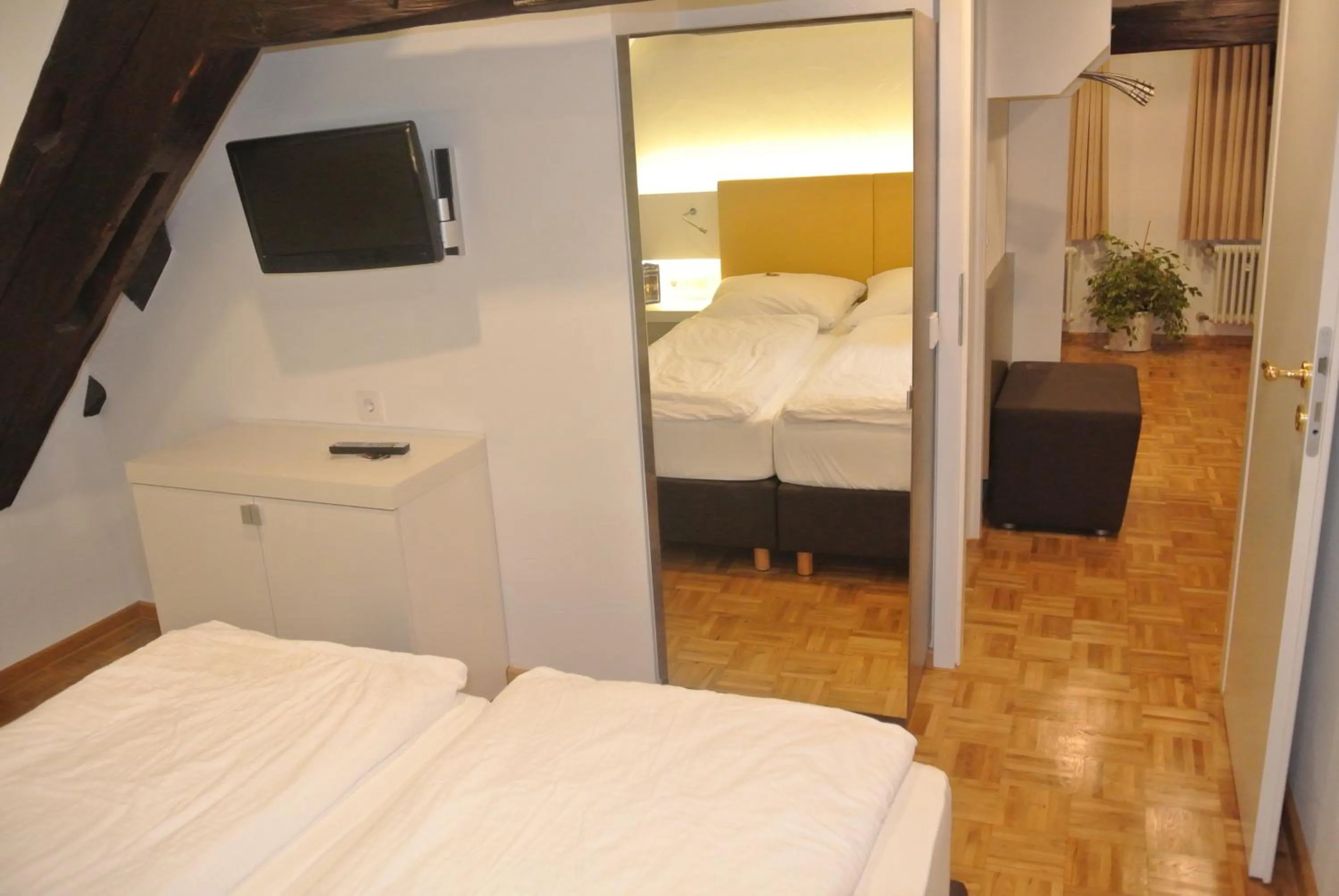 Bed in Hotel-Restaurant Goldenes Lamm