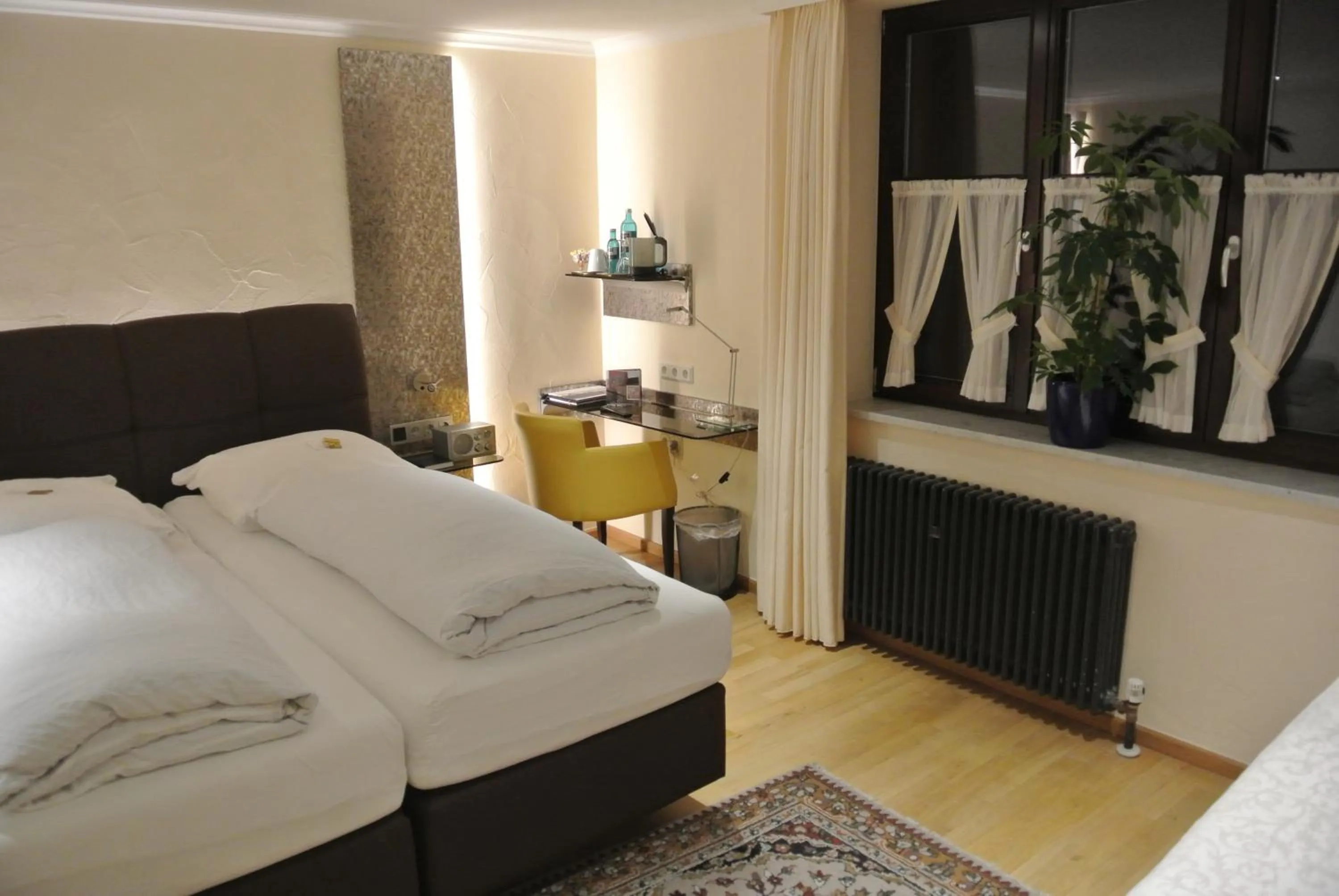 Bed in Hotel-Restaurant Goldenes Lamm