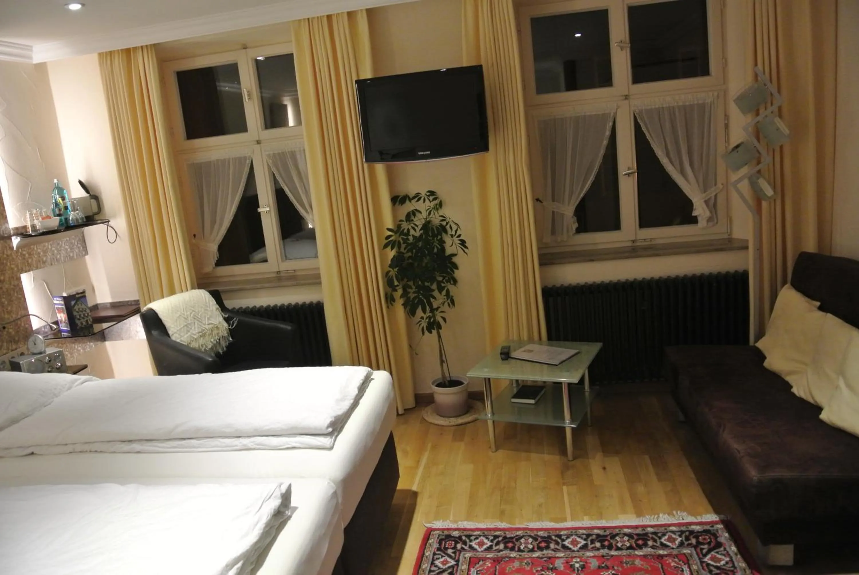 Bed in Hotel-Restaurant Goldenes Lamm