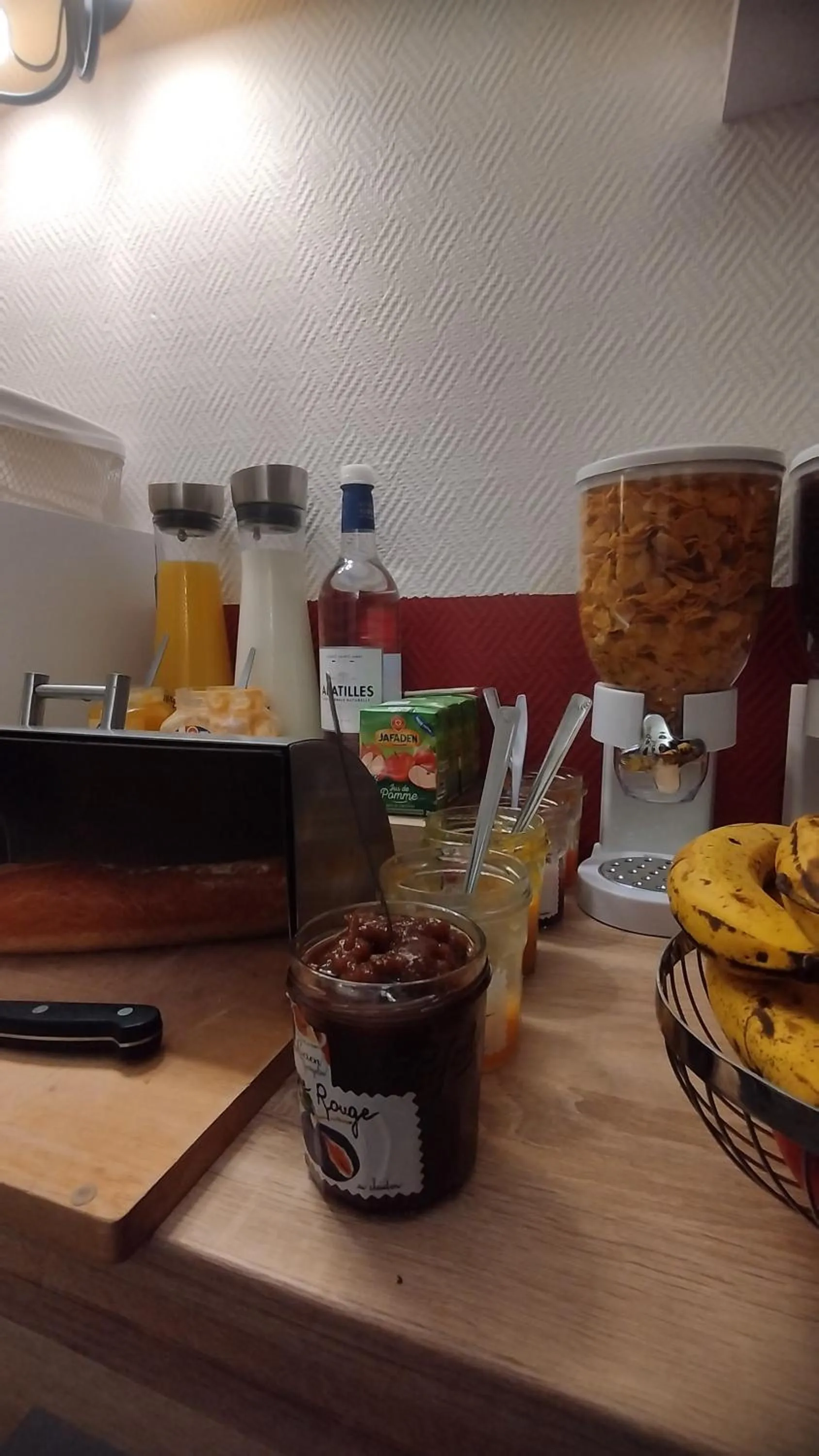 Breakfast in Hôtel Les Thermes