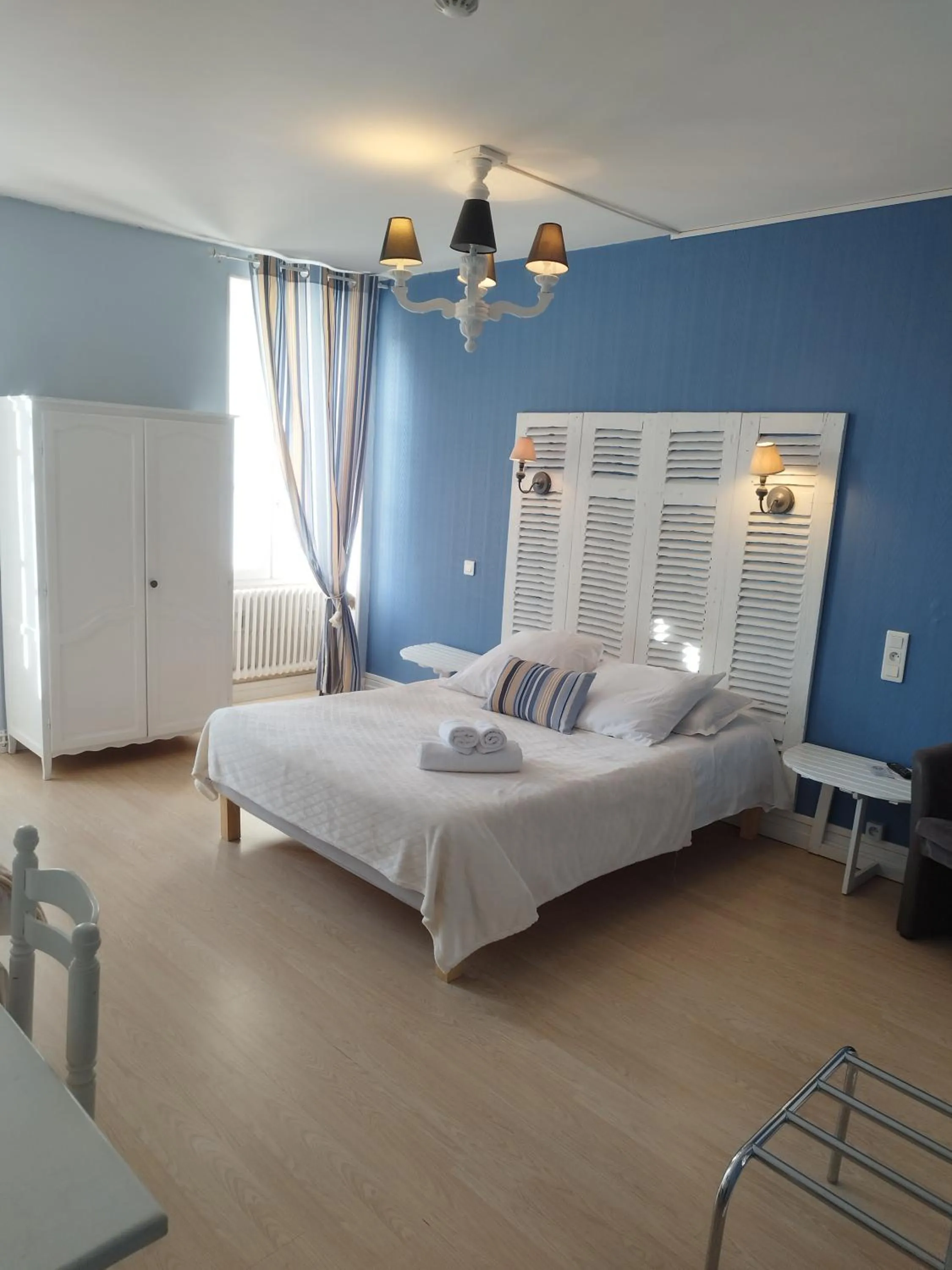 Bedroom, Bed in Hôtel Les Thermes