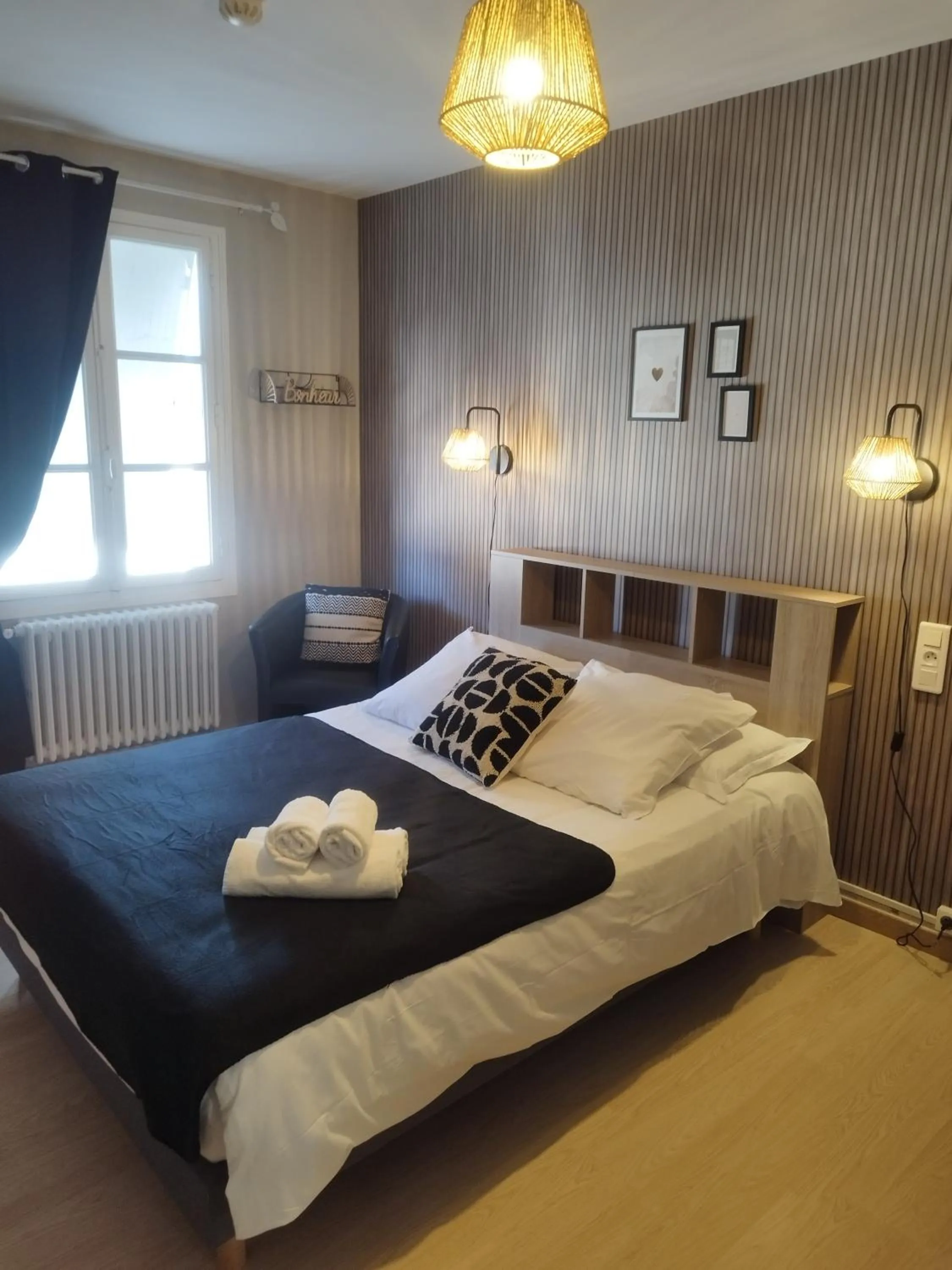 Bedroom, Bed in Hôtel Les Thermes