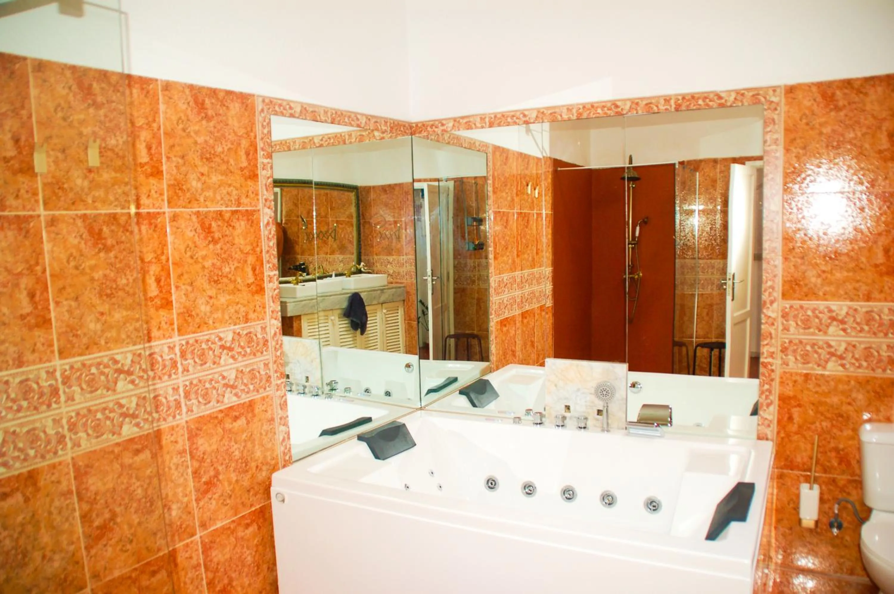 Shower in HOTELITO RURAL GA7COLORES only adult