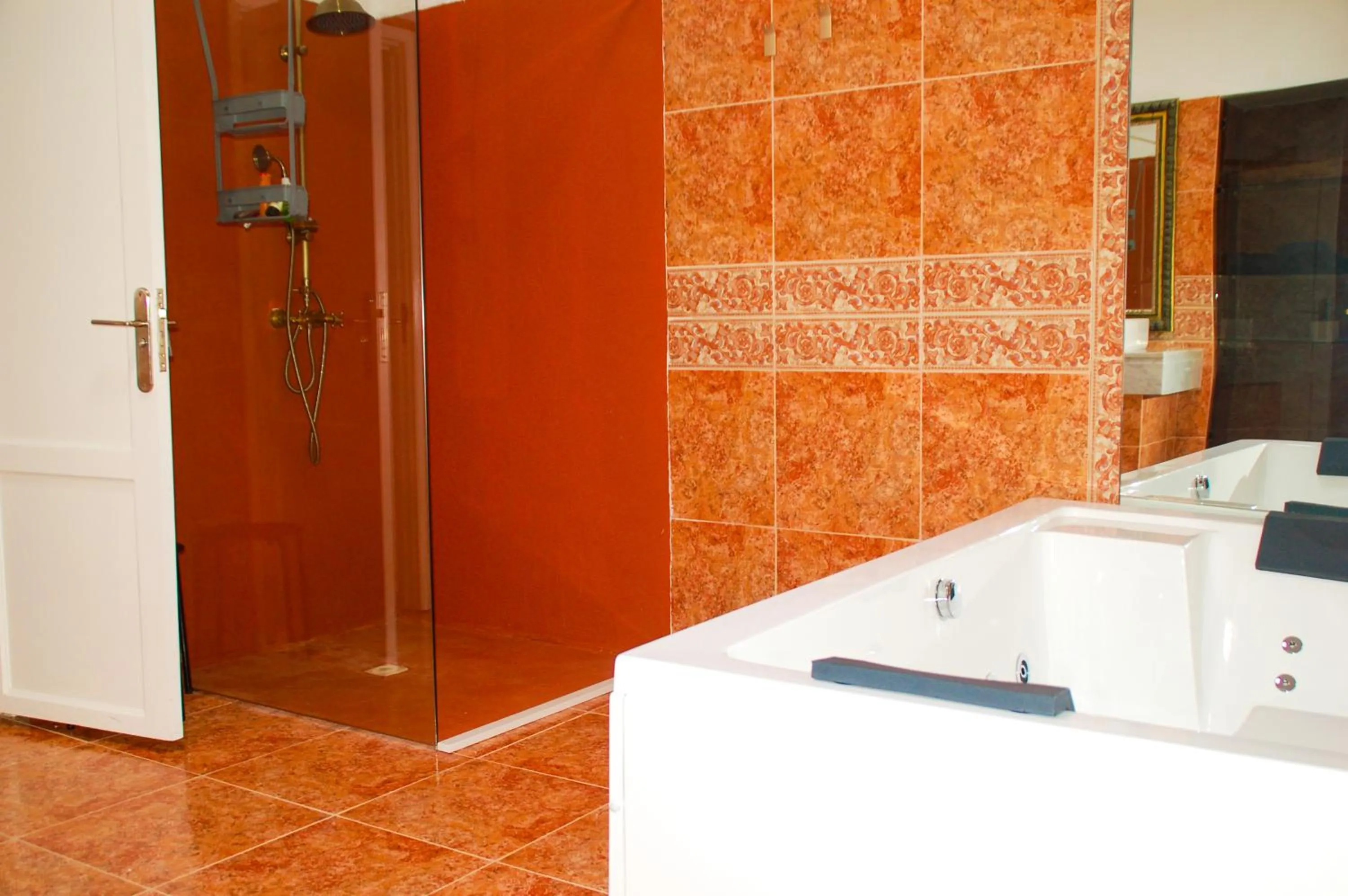 Shower in HOTELITO RURAL GA7COLORES only adult