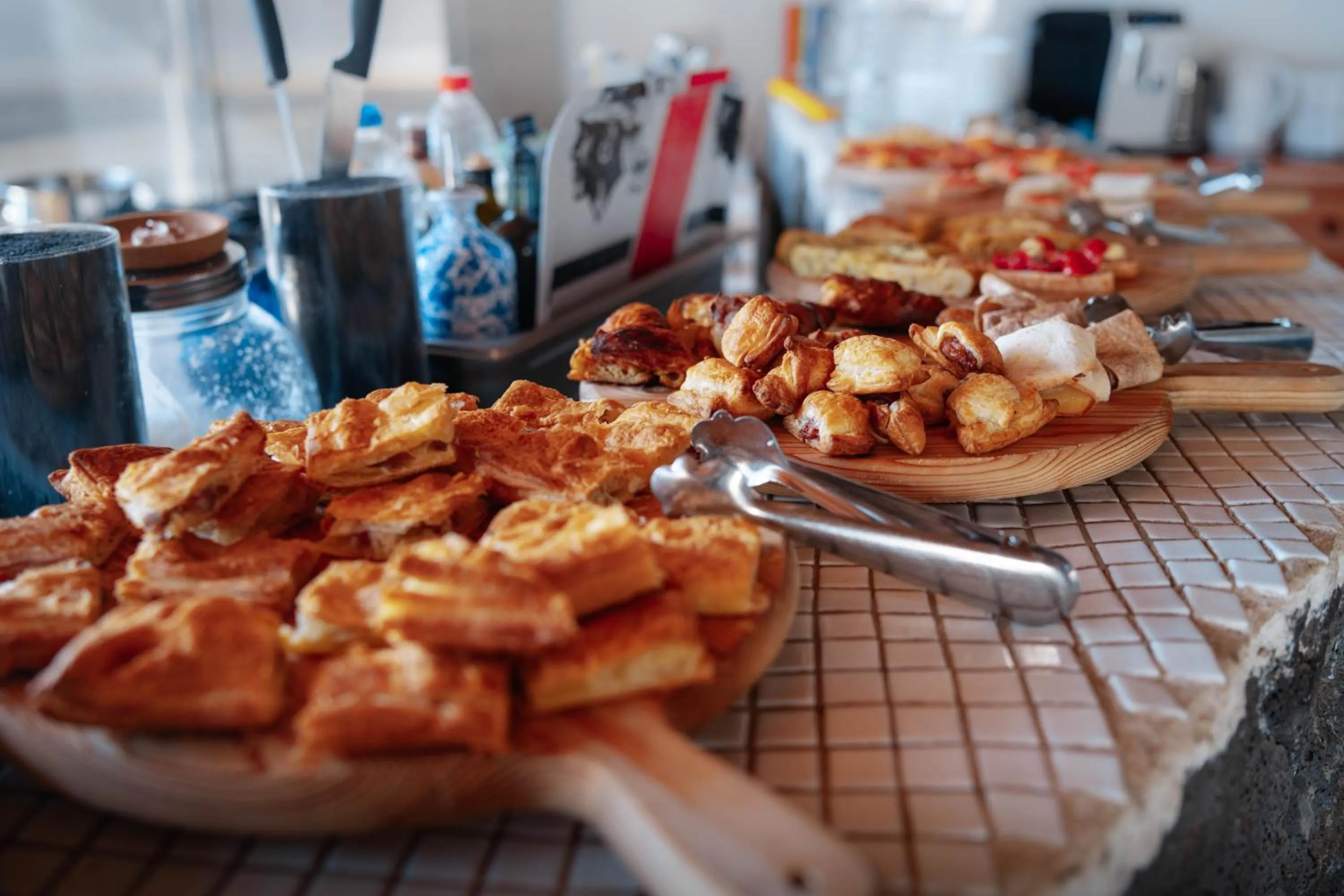 Restaurant/places to eat in HOTELITO RURAL GA7COLORES only adult