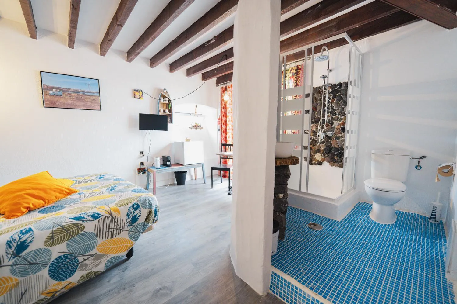 Bathroom, Bed in HOTELITO RURAL GA7COLORES only adult