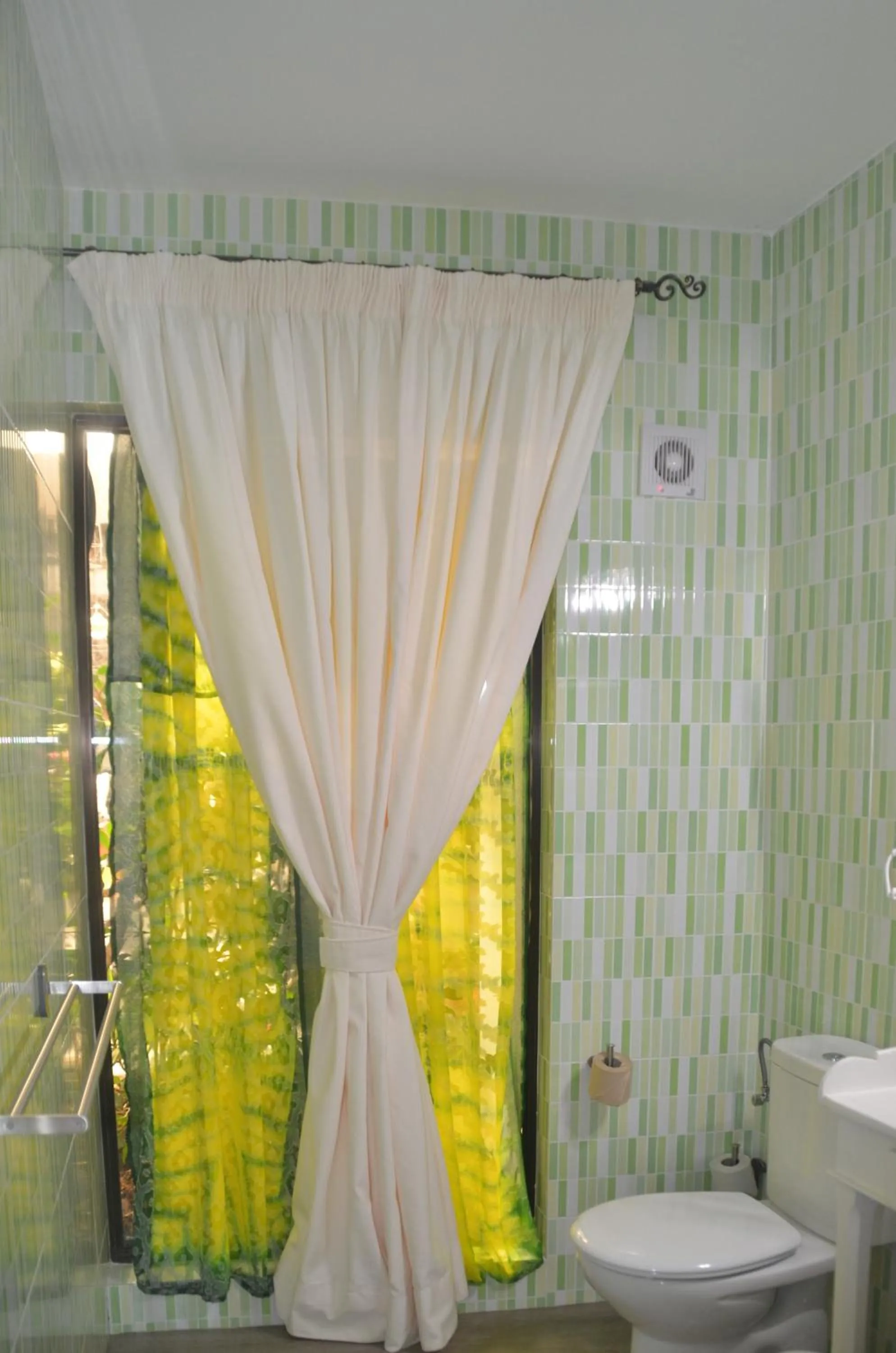 Bathroom in HOTELITO RURAL GA7COLORES only adult